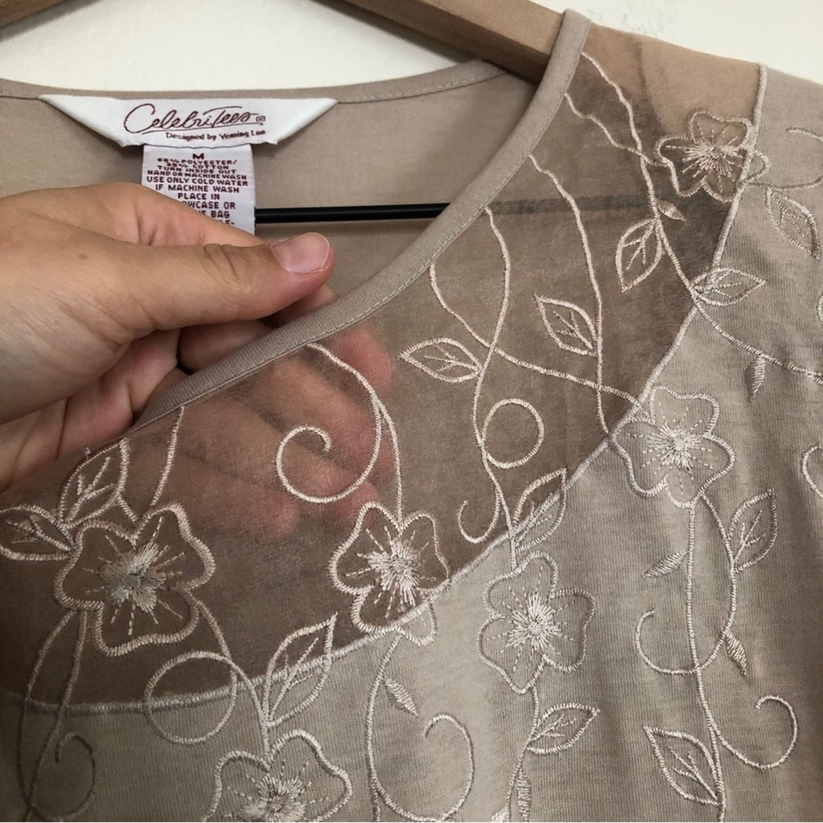 Other Vintage 80s Celebritees Tan Floral Embroidered T-Shirt Top Size M / US 6-8 / IT 42-44 - 6 Thumbnail