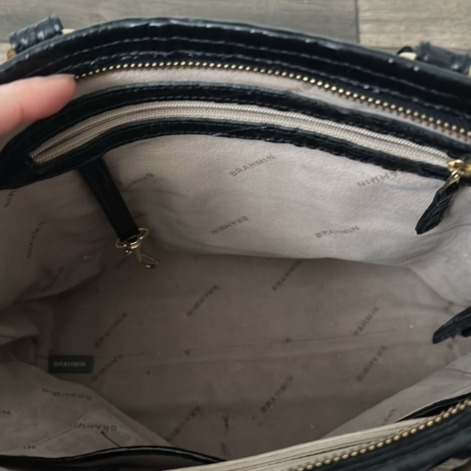 BRAHMIN Brahmin Medium Arno Black Crocodile Embossed Women's Bag Size ONE SIZE - 8 Thumbnail