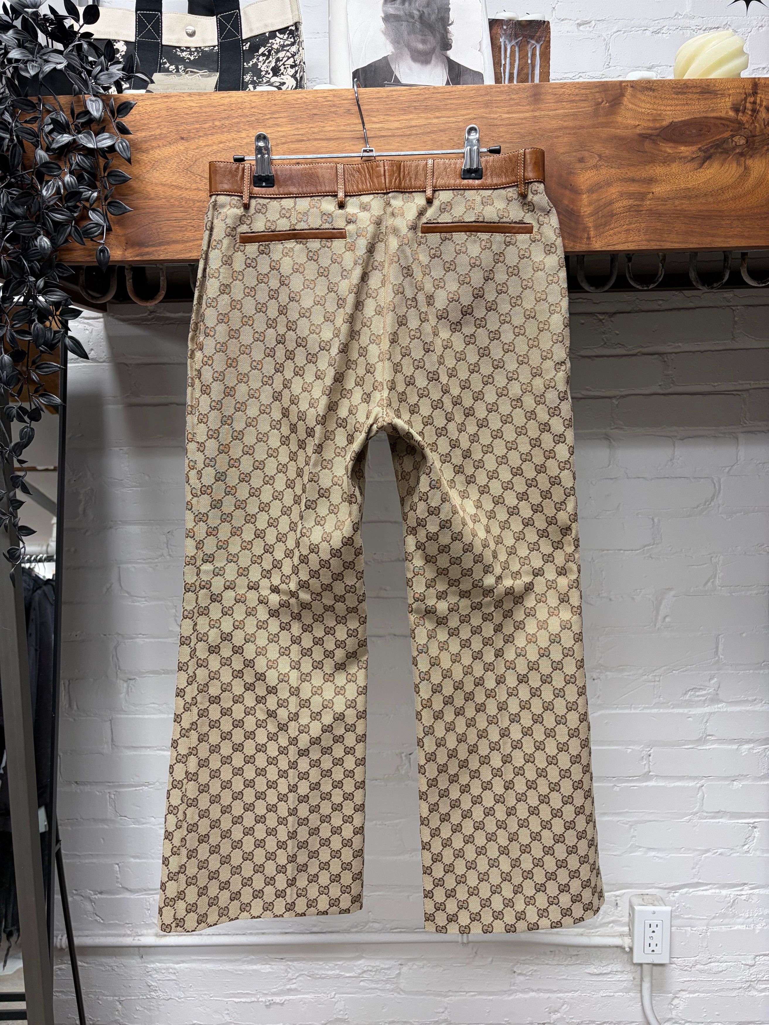 Gucci AW2000 Gucci by Tom Ford Monogram Canvas Flared Leg Trousers with Leather Waistband Size 28" / US 6 / IT 42 - 4 Thumbnail