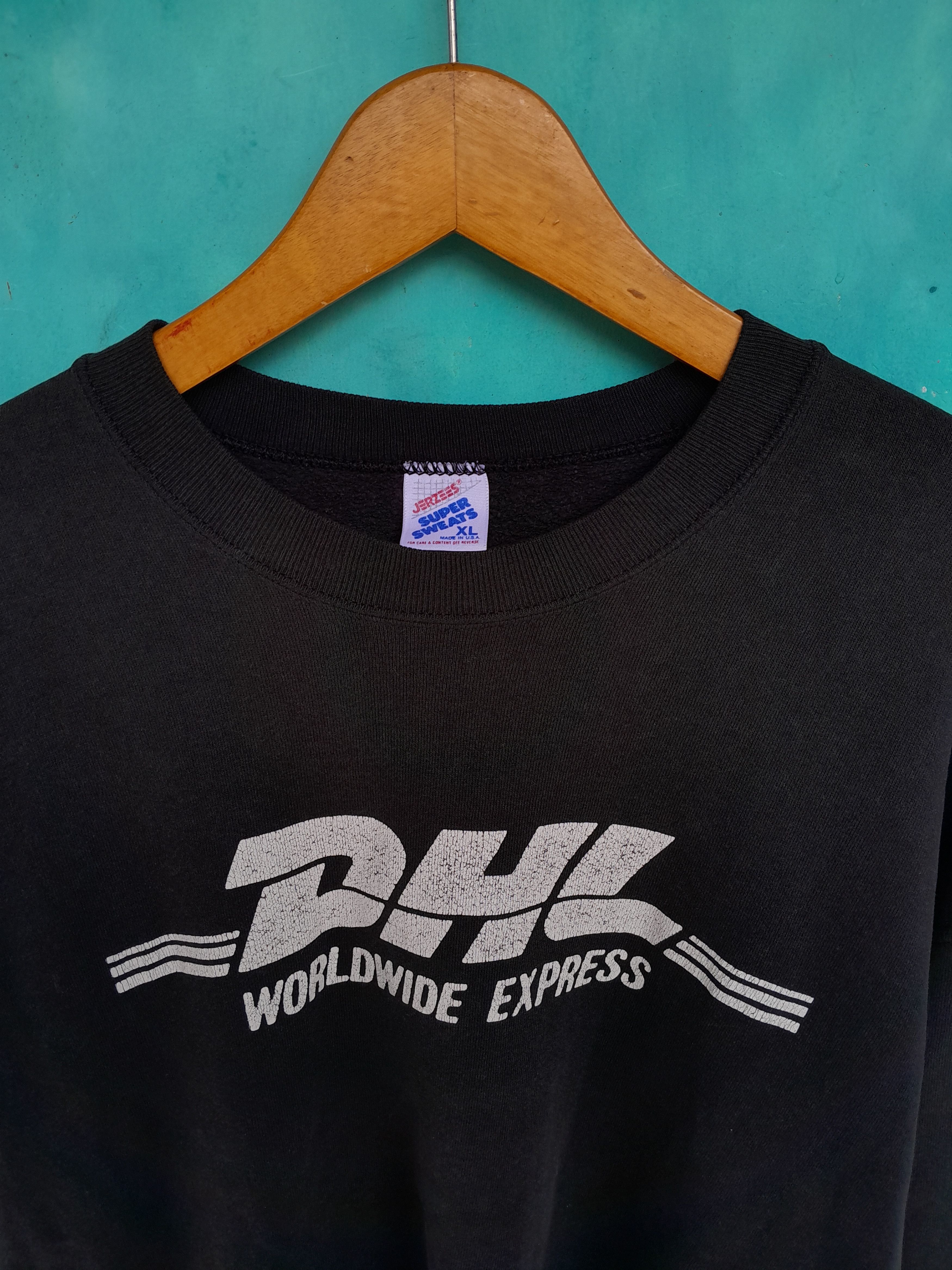 DHL Vintage 90s DHL Express sweatshirt Size US XL / EU 56 / 4 - 4 Thumbnail
