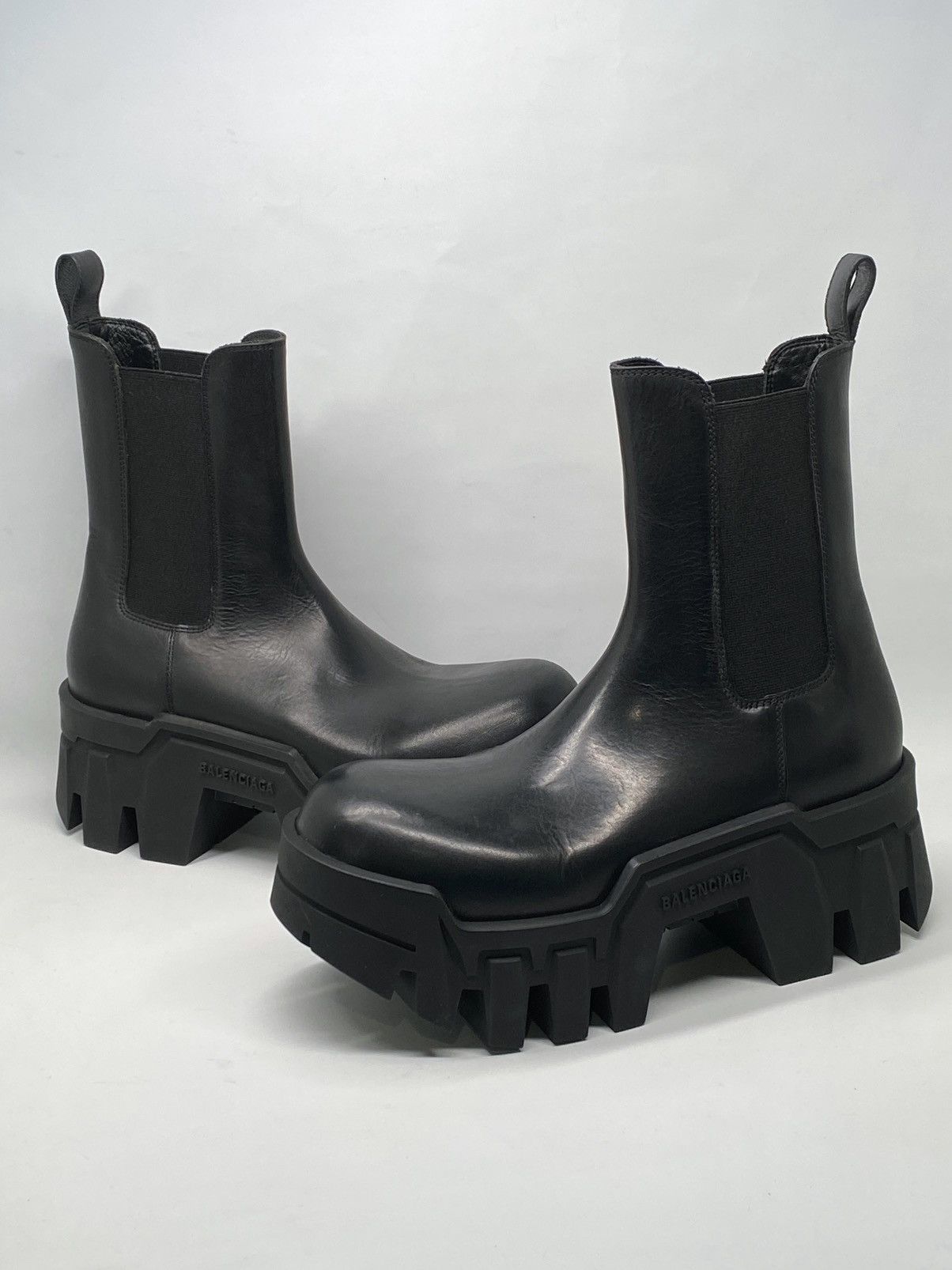 Balenciaga Balenciaga Leather Chelsea Boot size 38 Size US 8 / IT 38 - 4 Thumbnail