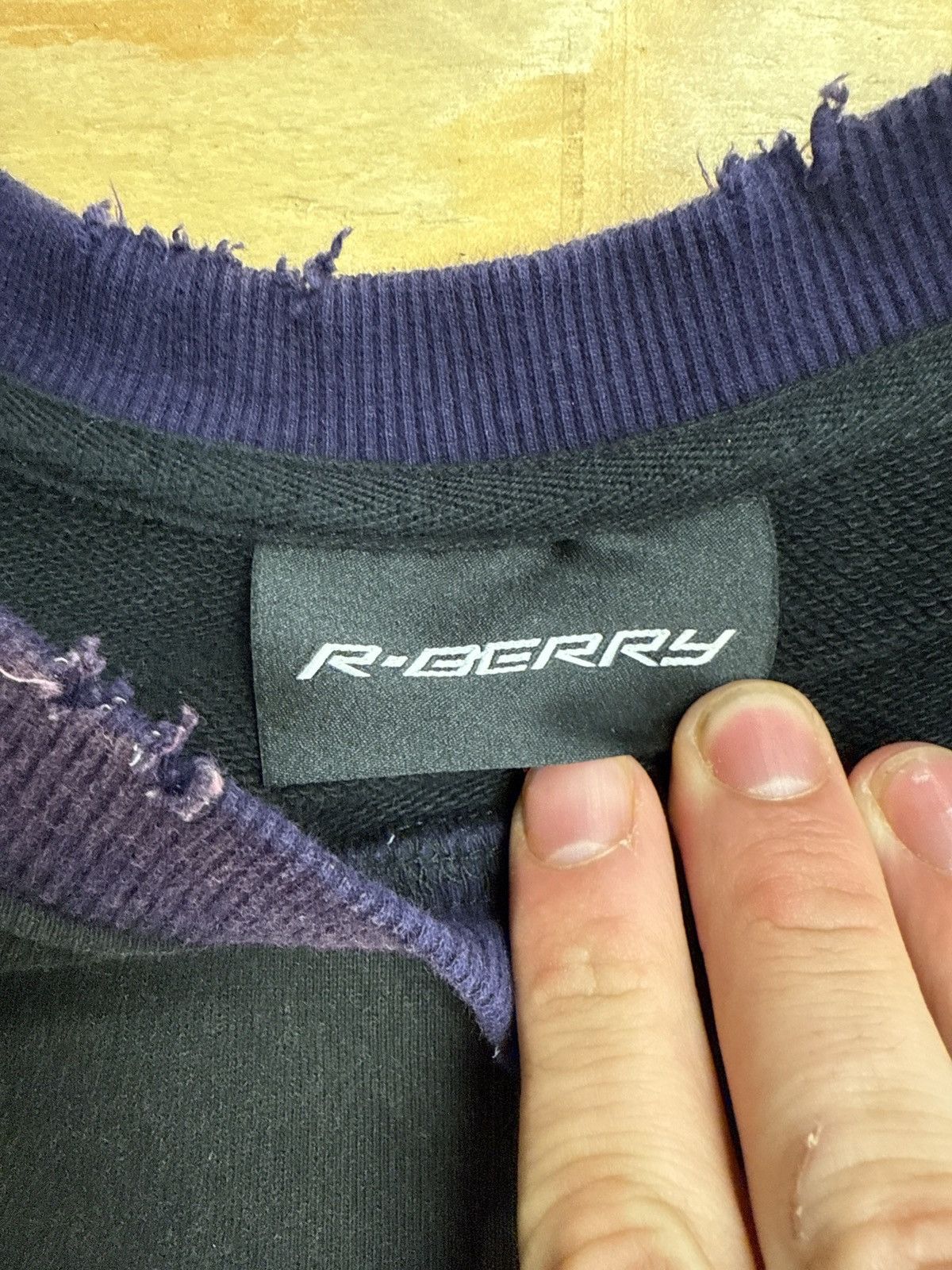 The GV Gallery The GV gallery raspberry hills crewneck black pink Size US S / EU 44-46 / 1 - 4 Thumbnail