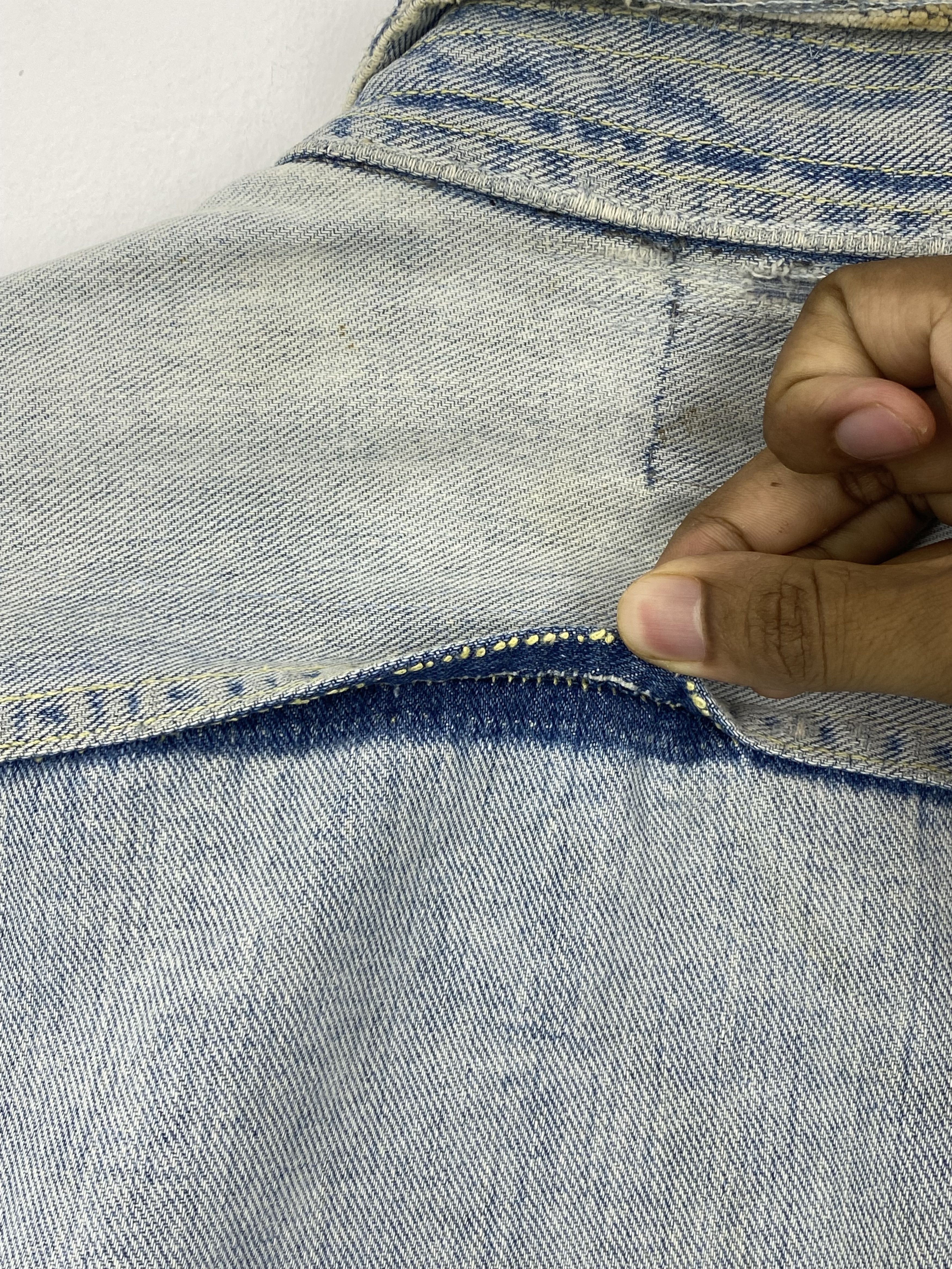 Lee Vintage 90s Lee Riders Ripped Button Up Denim Jacket MJ0004 Size US M / EU 48-50 / 2 - 16 Thumbnail