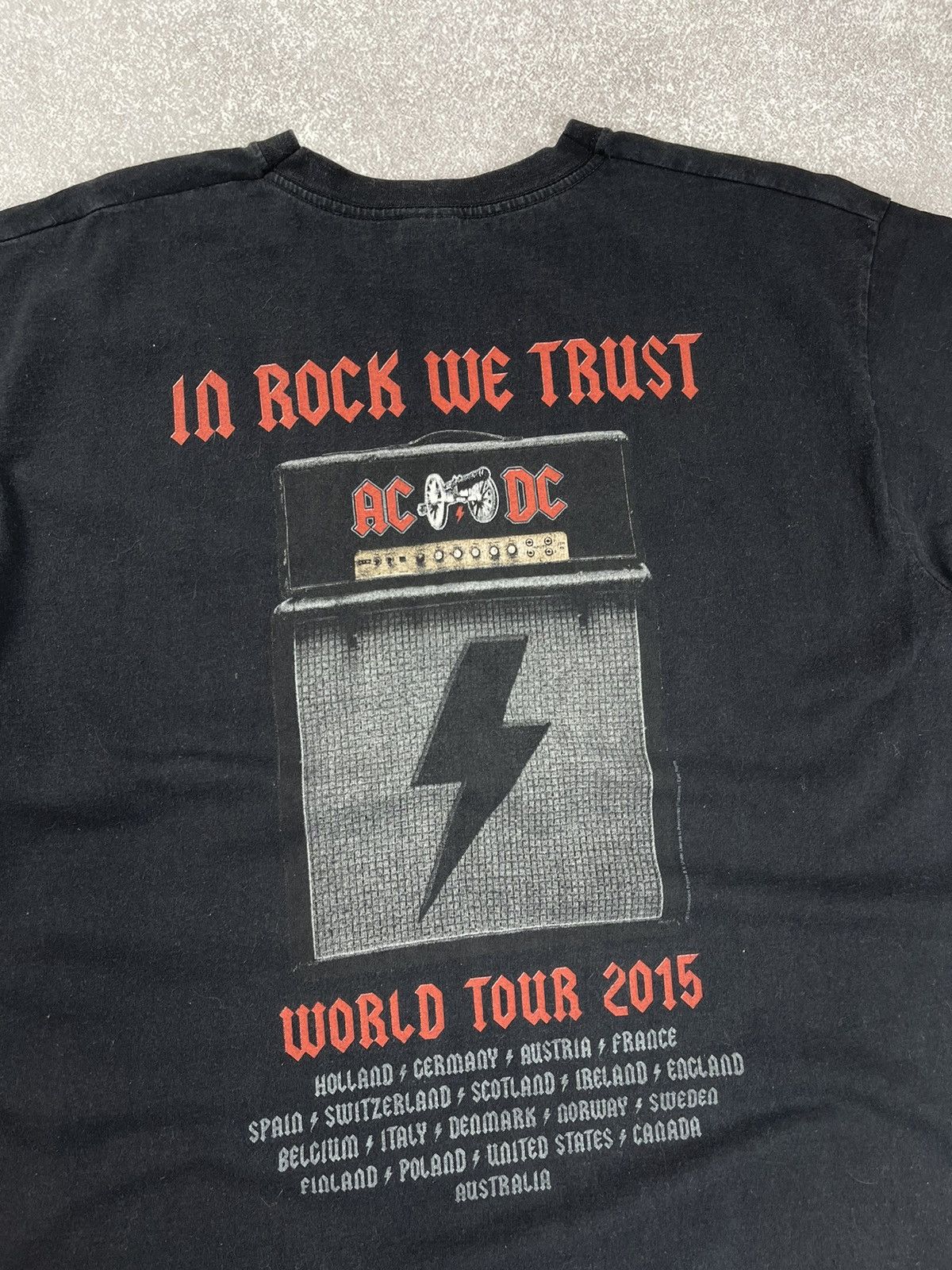 AC/DC × Band Tees Vintage Ac/Dc World Tour Rock Band T-Shirt Size US M / EU 48-50 / 2 - 8 Thumbnail
