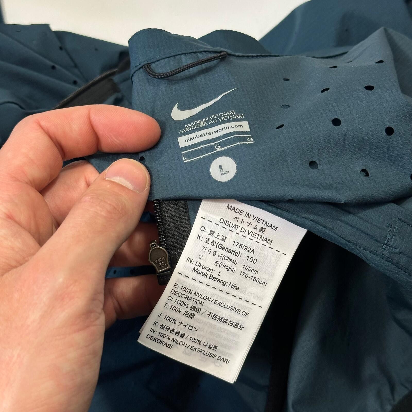 Nike Nike Undercover Gyakusou '16 Laser Cut Ventilated Jacket M/L Size US L / EU 52-54 / 3 - 9 Thumbnail