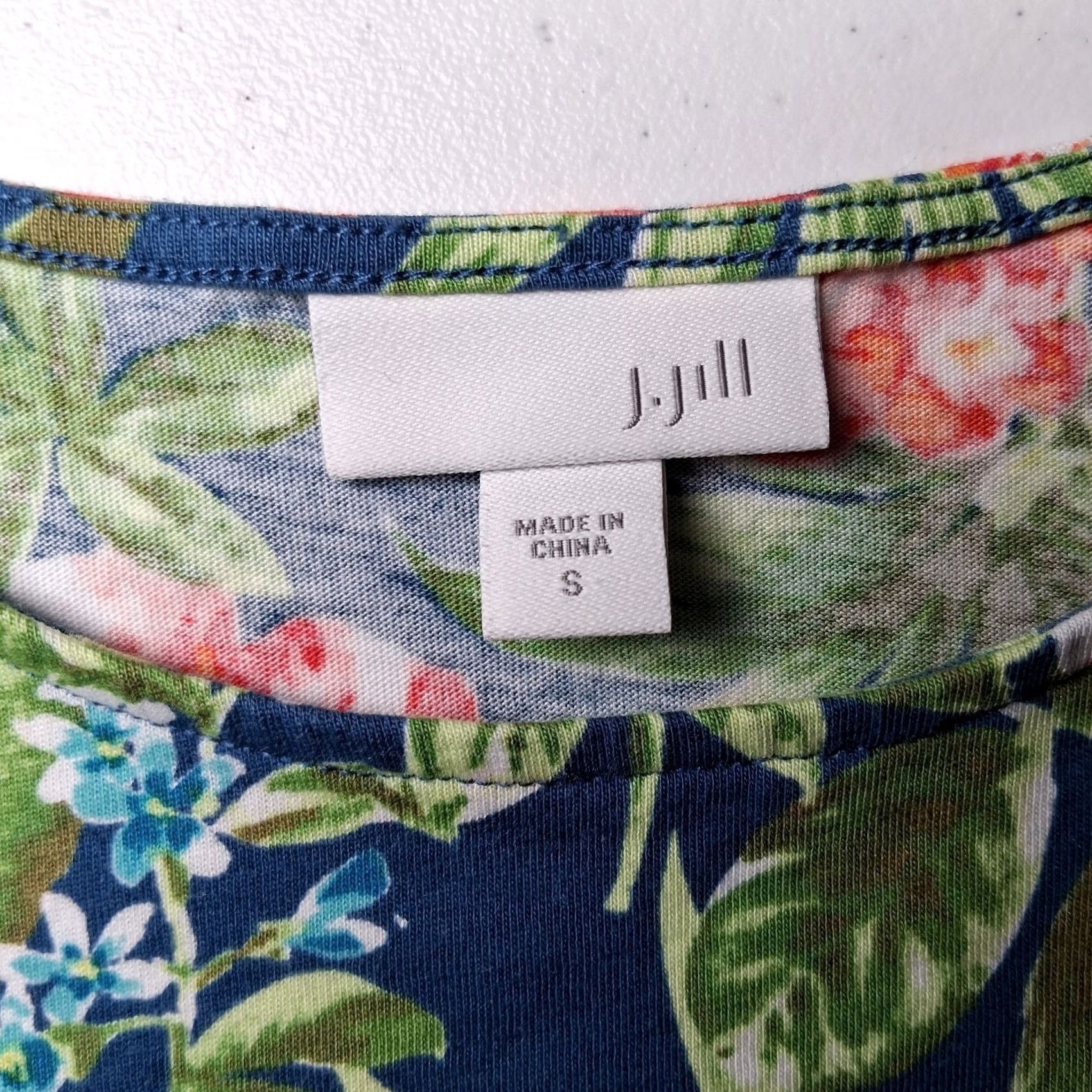 J. Jill VINTAGE J. Jill Shirt Women S Pink Floral Short Sleeve Lightweight Knit Garden Size S / US 4 / IT 40 - 5 Thumbnail
