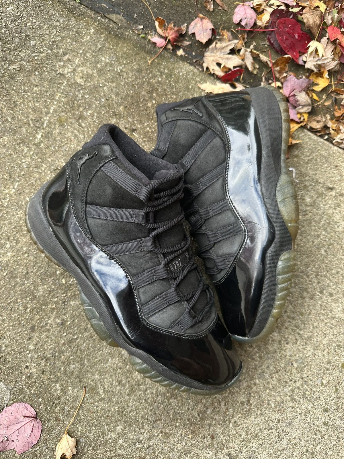 Jordan 11 cap and gown size 9 deals