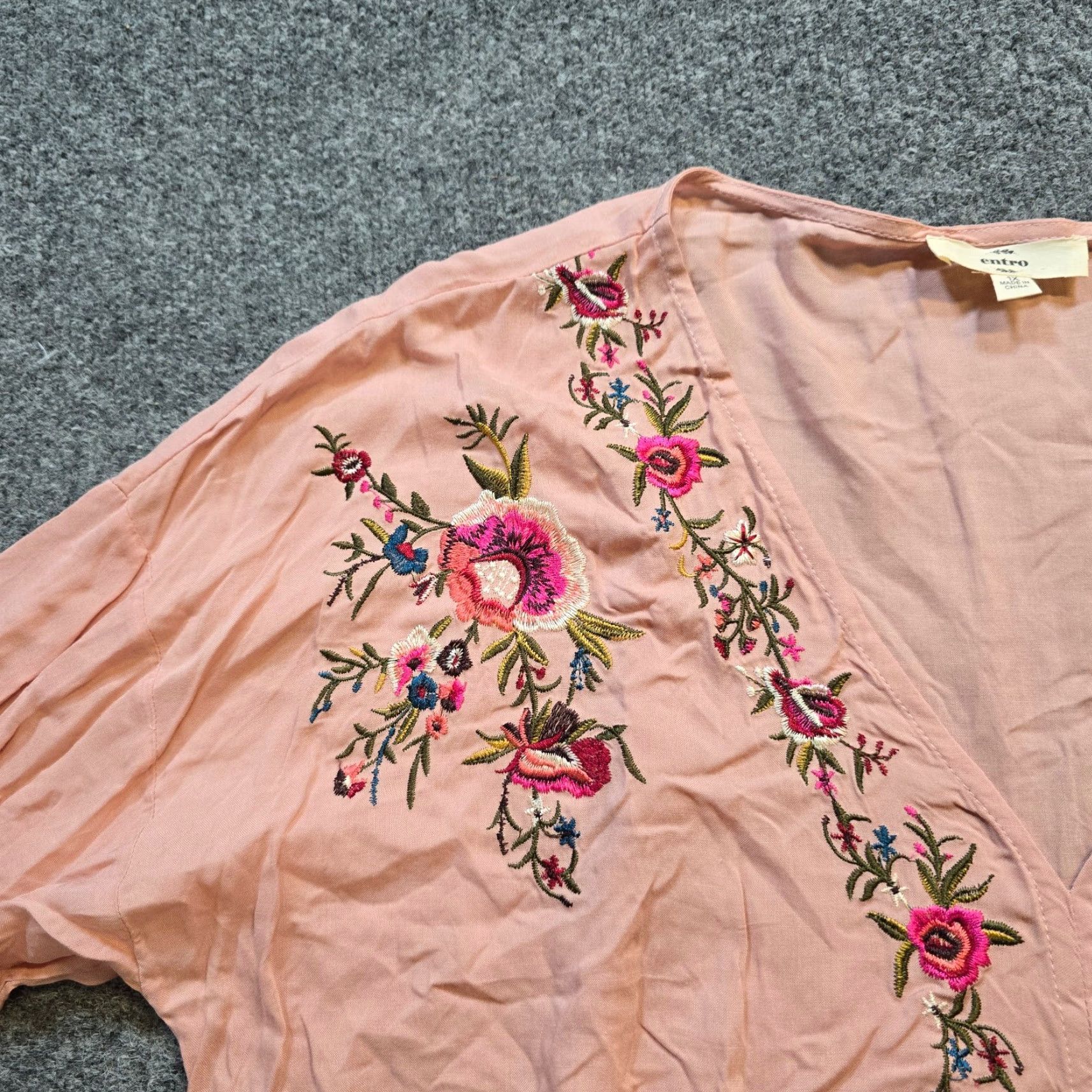 Pinko Entro Blouse Shirt Womens 1X Pink Floral Embroidered Tie Waist Boho Cottage Fall Spring Winter Casual Basic V-Neck 3/4 Sleeve Roll Tab Sleeve Pullover Size XL / US 12-14 / IT 48-50 - 4 Thumbnail