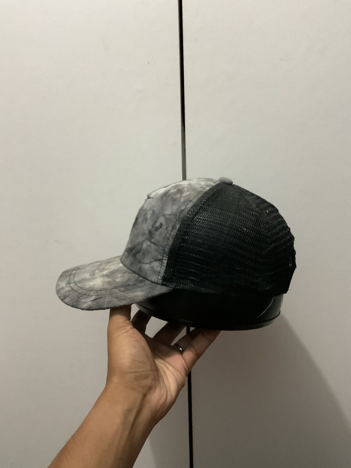 Hat Club Twitching Trucker Hat Size ONE SIZE - 2 Thumbnail