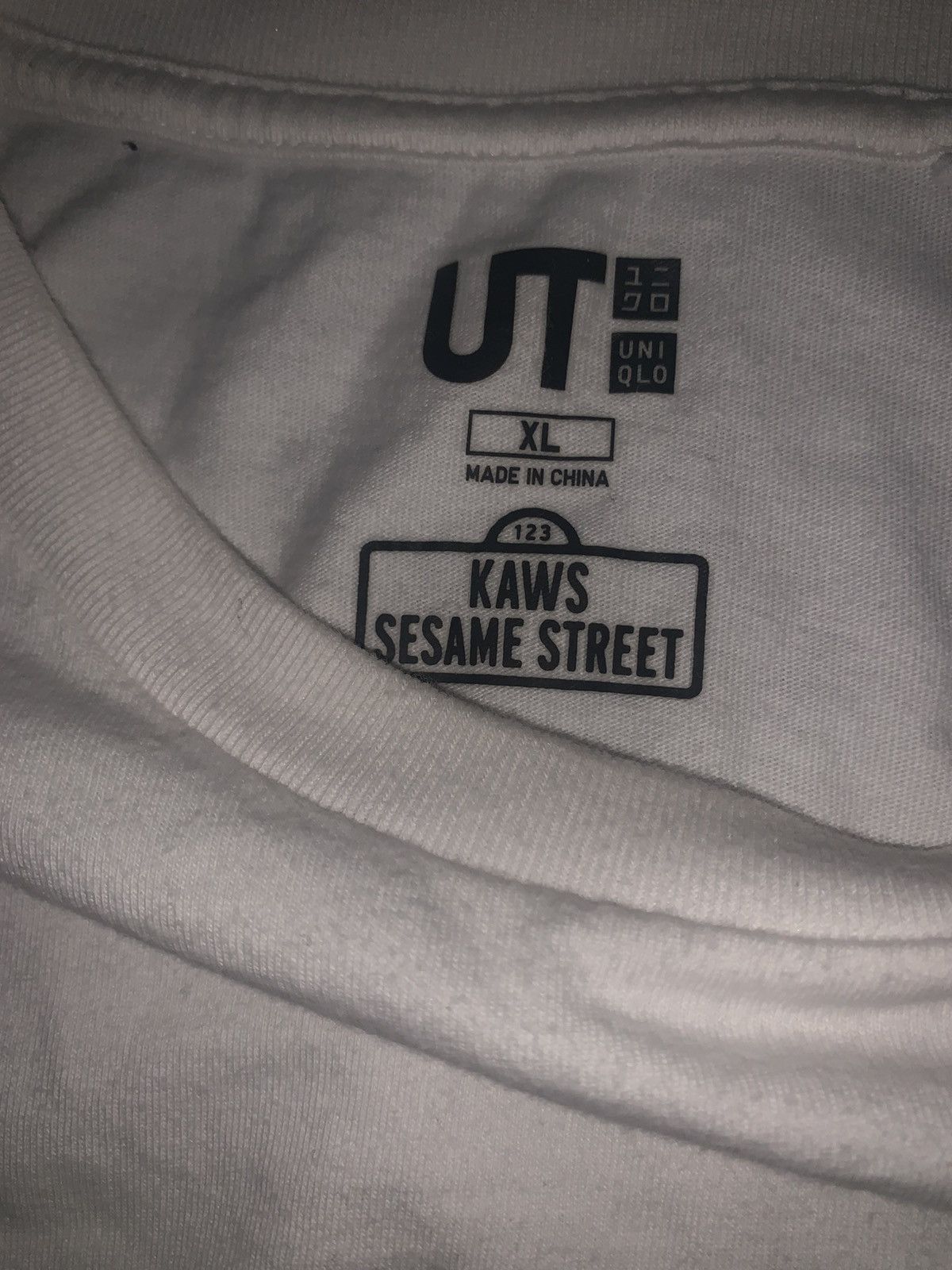 Kaws × Uniqlo UniqloxKAWS xSesame Street Cookie Monster white tee Size XL Size US XL / EU 56 / 4 - 3 Thumbnail