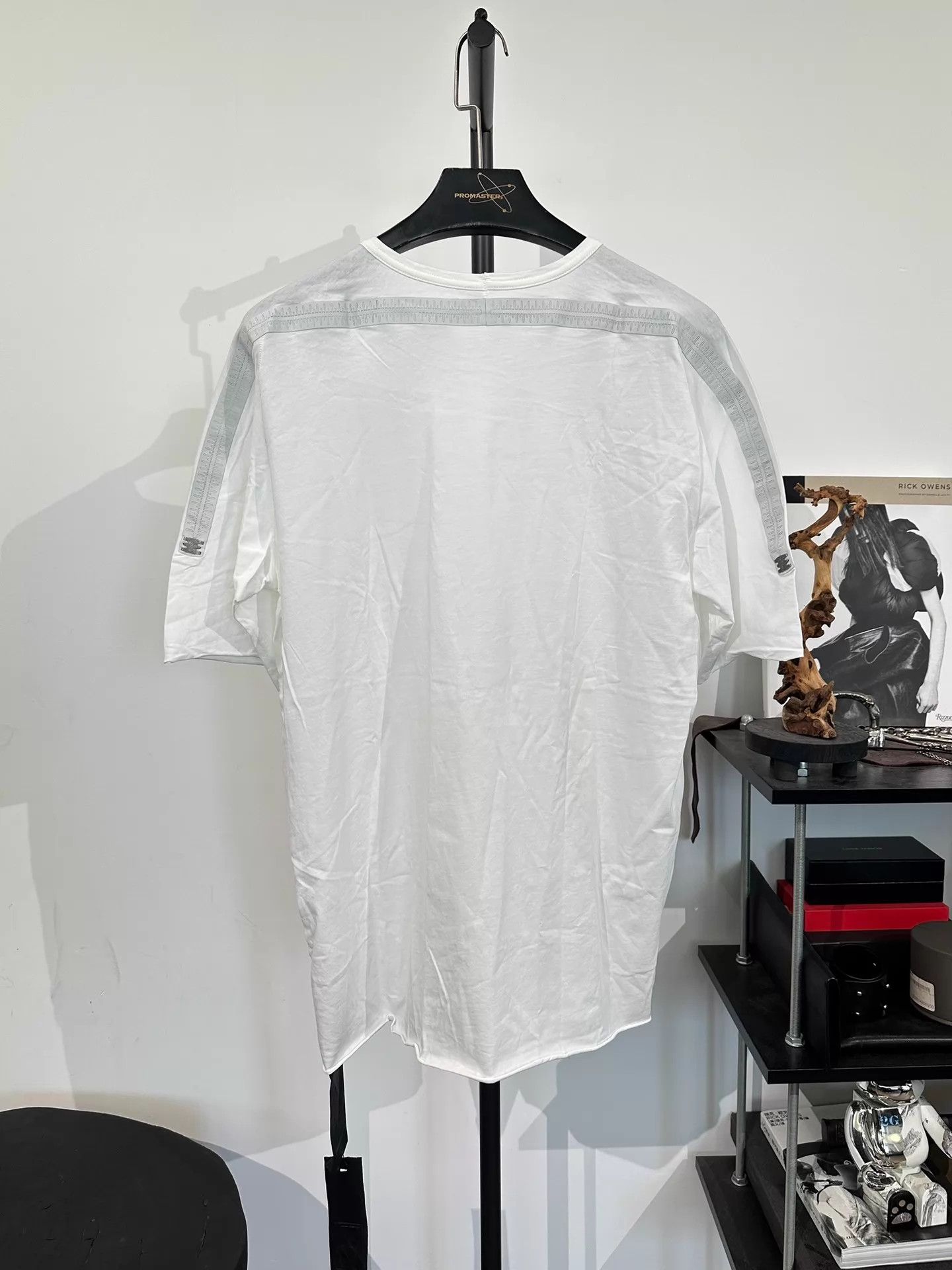 Isaac Sellam Experience Isaac Sellam Leather Bone Short Sleeve Tee L Size US L / EU 52-54 / 3 - 1 Thumbnail