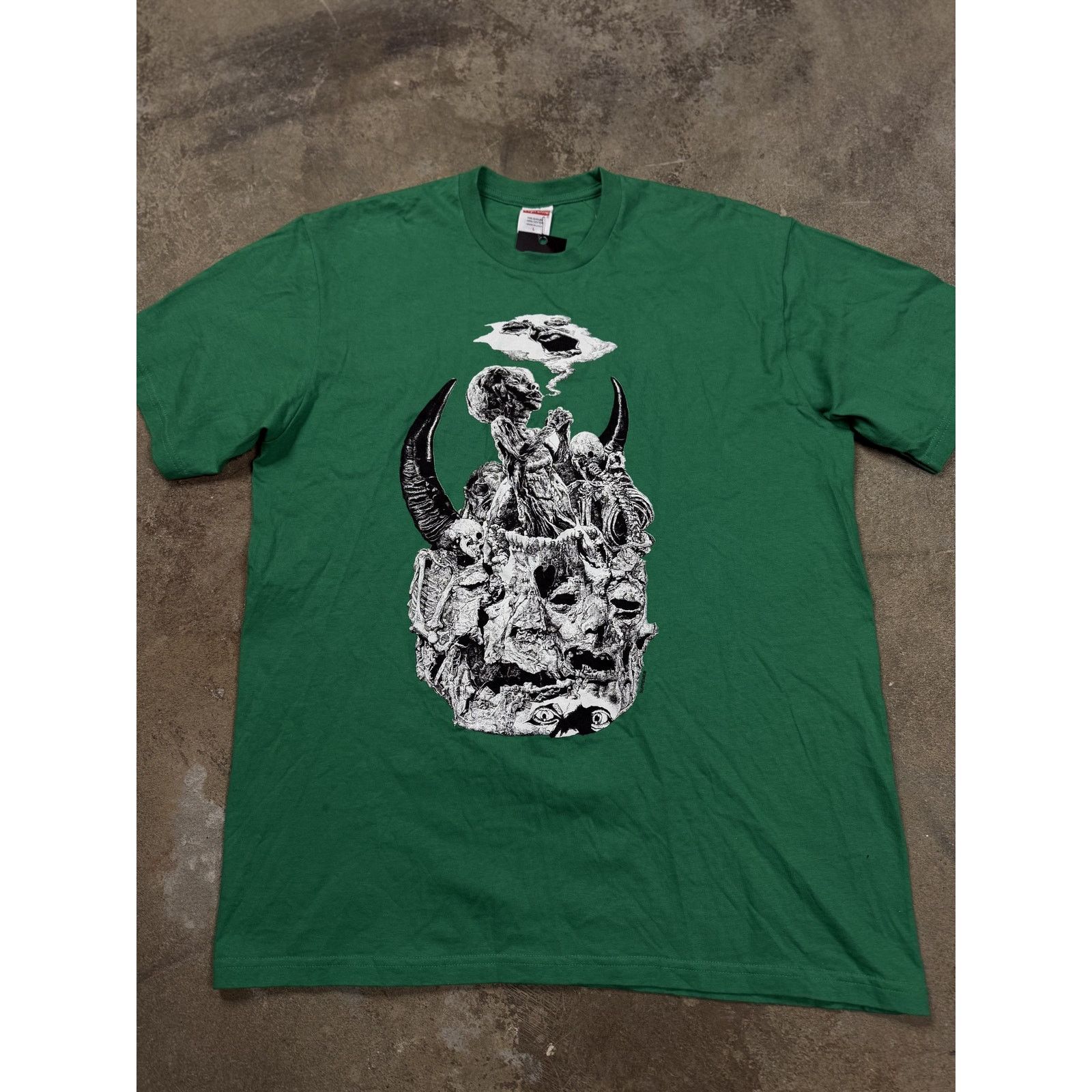 Supreme Supreme green Mutant Tee Used Large Size US L / EU 52-54 / 3 - 1 Thumbnail