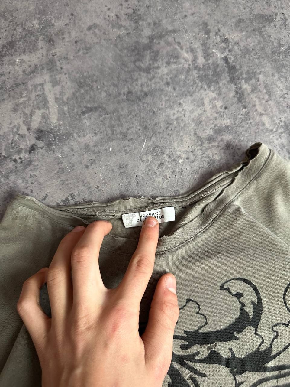 Versace Versace Gray Logo T-Shirt Distressed Size US M / EU 48-50 / 2 - 5 Thumbnail