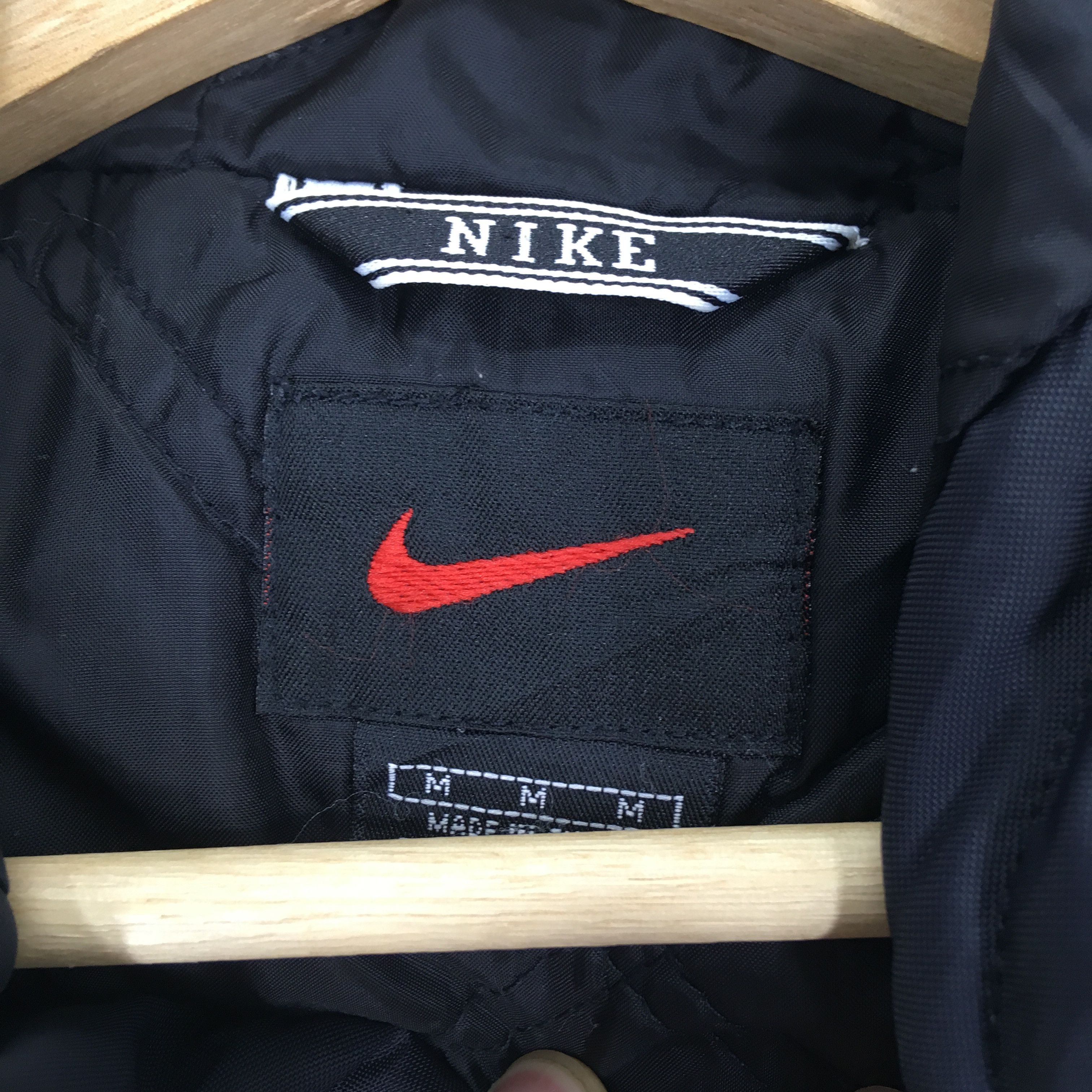 Nike Vintage 90's Nike Windbreaker Jacket Sportswear Nike Swoosh Size US M / EU 48-50 / 2 - 8 Thumbnail