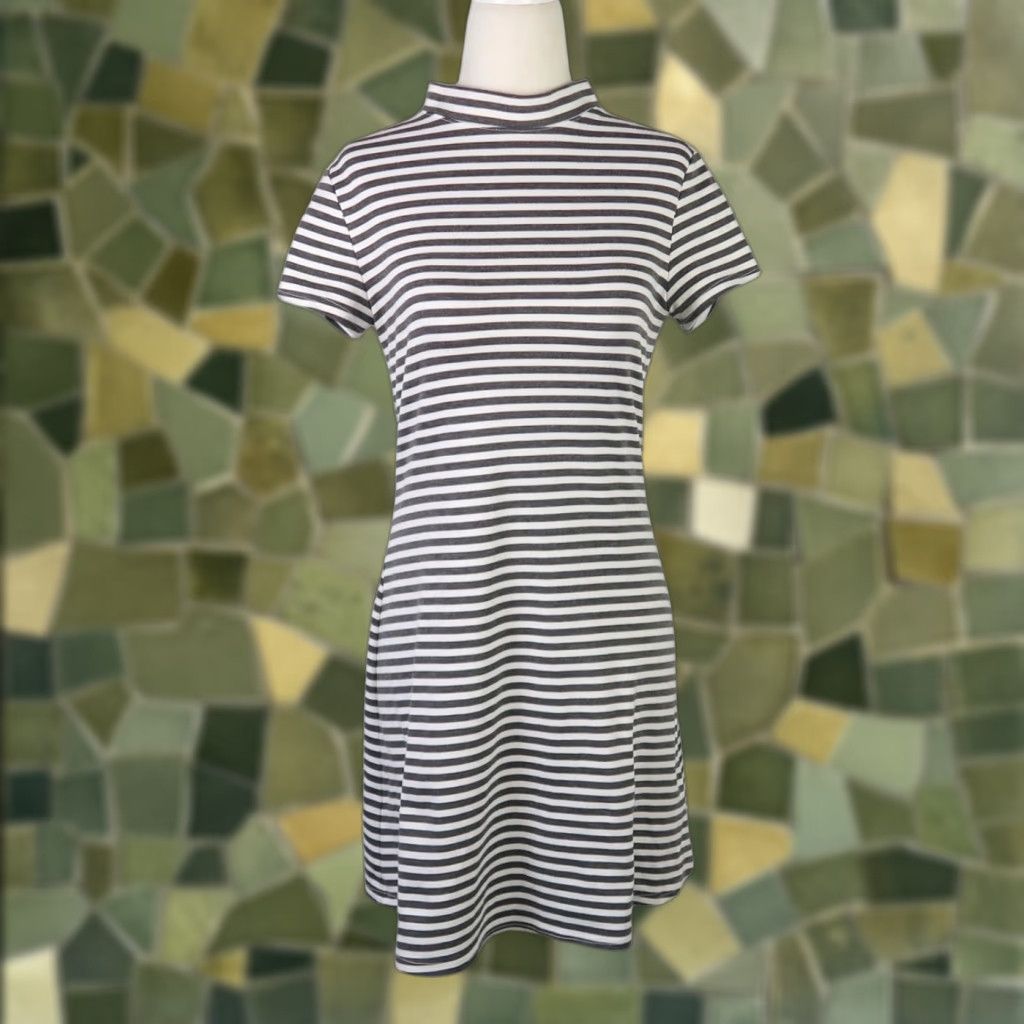 Free People Free People FP Beach Grey and White Striped Mockneck Mini Dress S Womens Short Sleeve Bohemian Casual Size S / US 4 / IT 40 - 1 Thumbnail