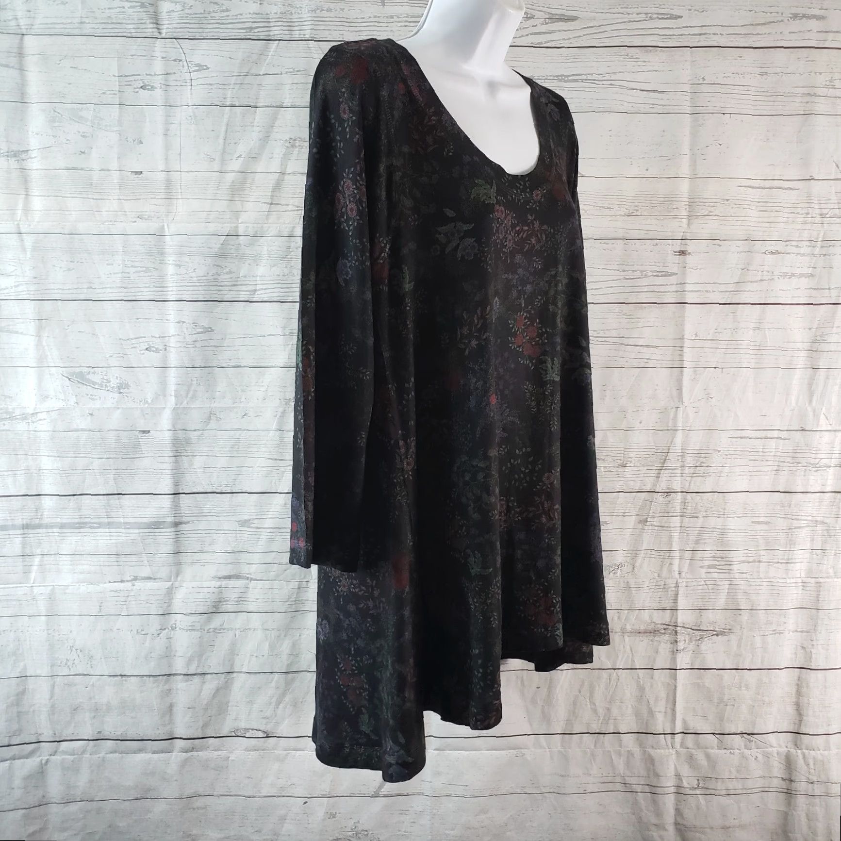Vintage VINTAGE Nally & Millie Womens Tunic Top Blouse Black Red Floral Long Sleeve Scoop Neck Size S Size S / US 4 / IT 40 - 3 Thumbnail