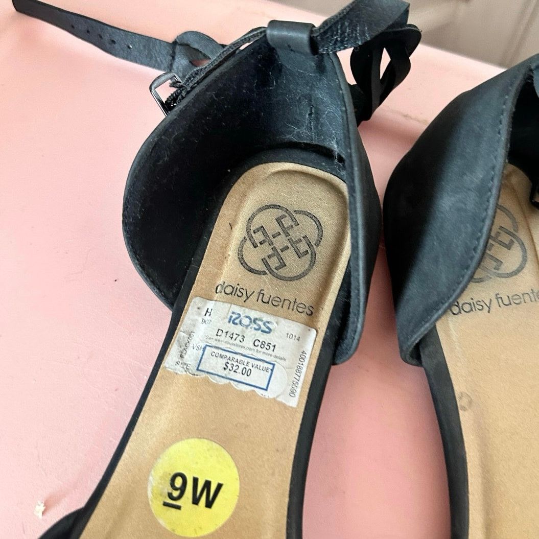 Other daisy fuentes dark grey pointed ballet style flats Size US 9 / IT 39 - 2 Thumbnail