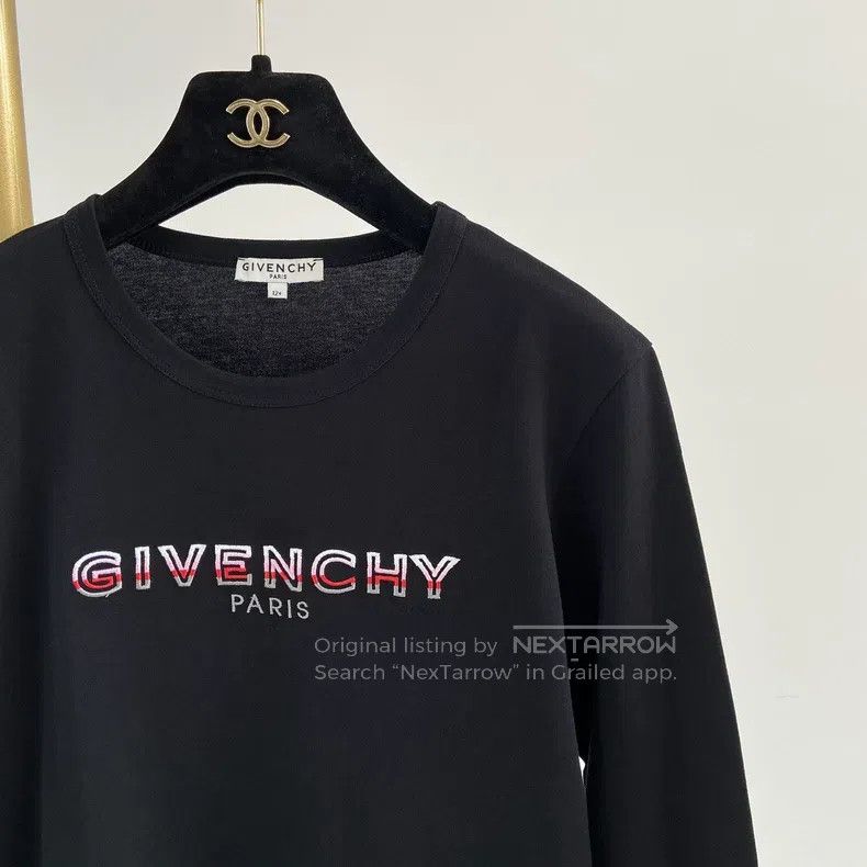 Givenchy Givenchy Size 12+ Black Letter T-Shirt Size US S / EU 44-46 / 1 - 3 Thumbnail