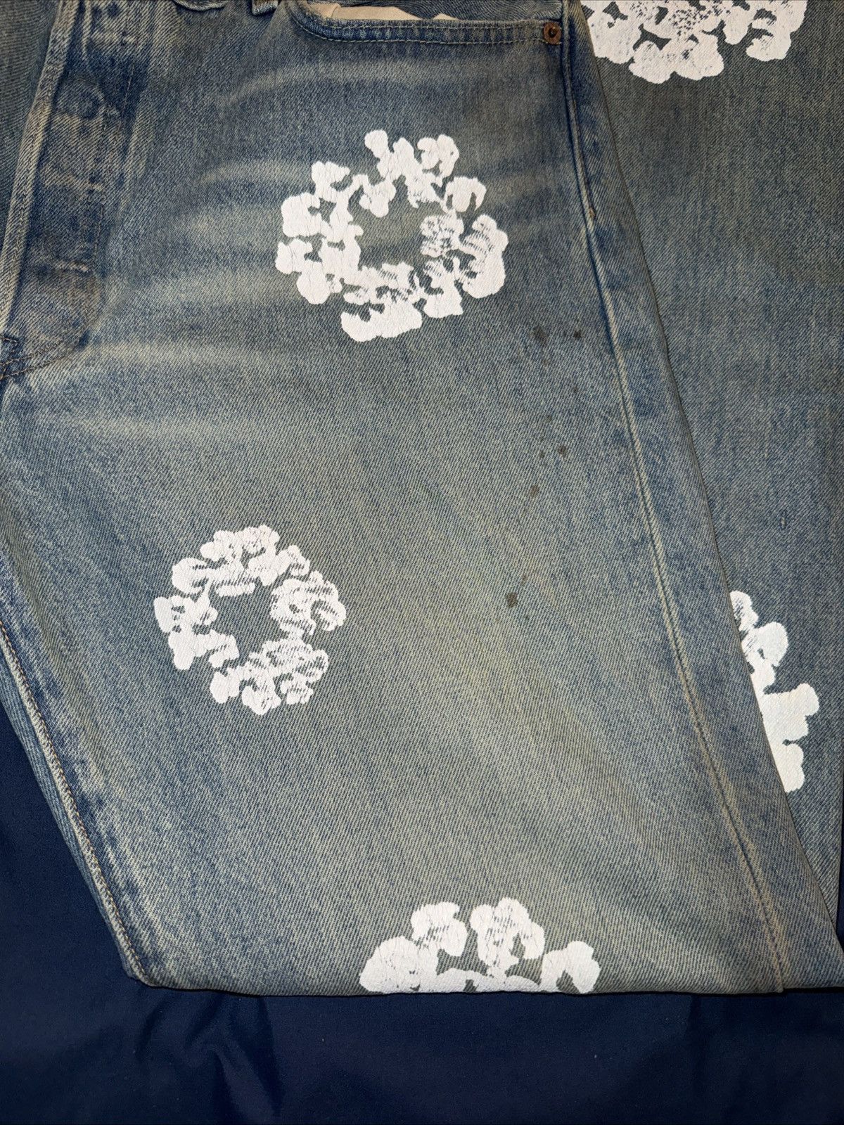 DENIM TEARS × Levi's Denim Tears X Levis 501 Jeans 36X34 Dirty Wash Size US 36 / EU 52 - 2 Thumbnail