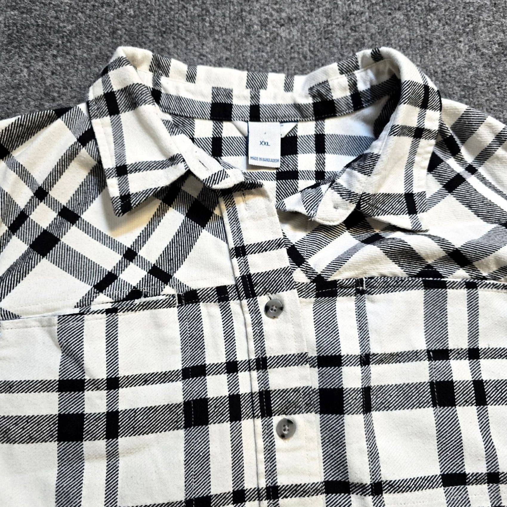 Vintage Duluth Shirt Womens 2XL Plaid Flannel Long Sleeve Button-Up Casual White Black Pockets Classic Outdoor Mens (adjust if gender) Size XXL / US 16-18 / IT 52-54 - 2 Thumbnail