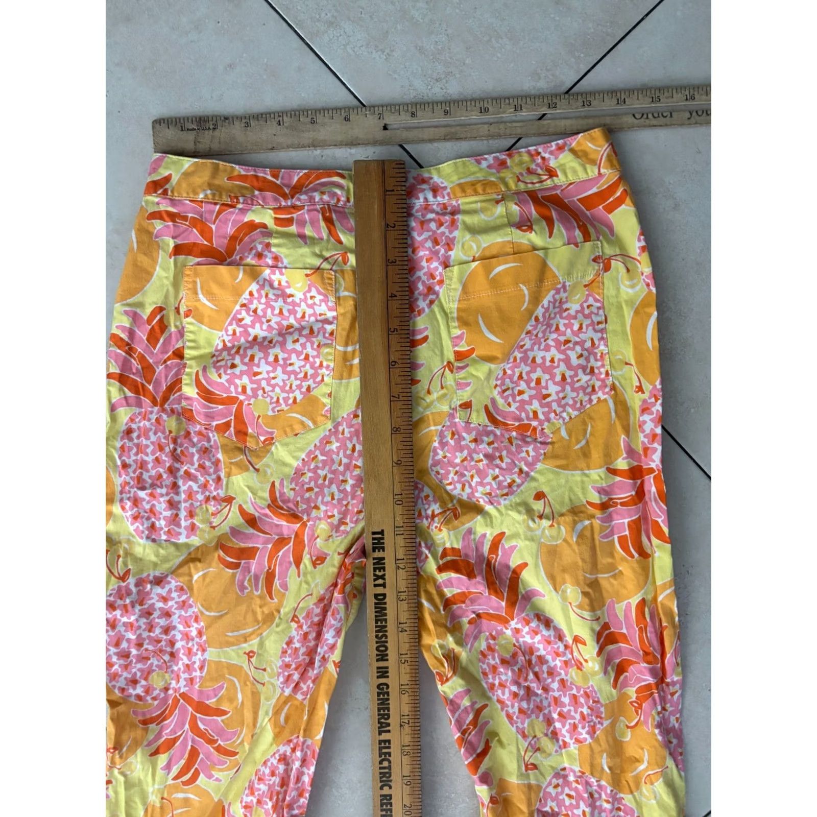 Lilly Pulitzer Lilly Pulitzer Pants Women's 8 Colorful Pineapple Print Tropical Beach Casual Party Travel Stretch Pockets Capri Size 30" / US 8 / IT 44 - 6 Thumbnail