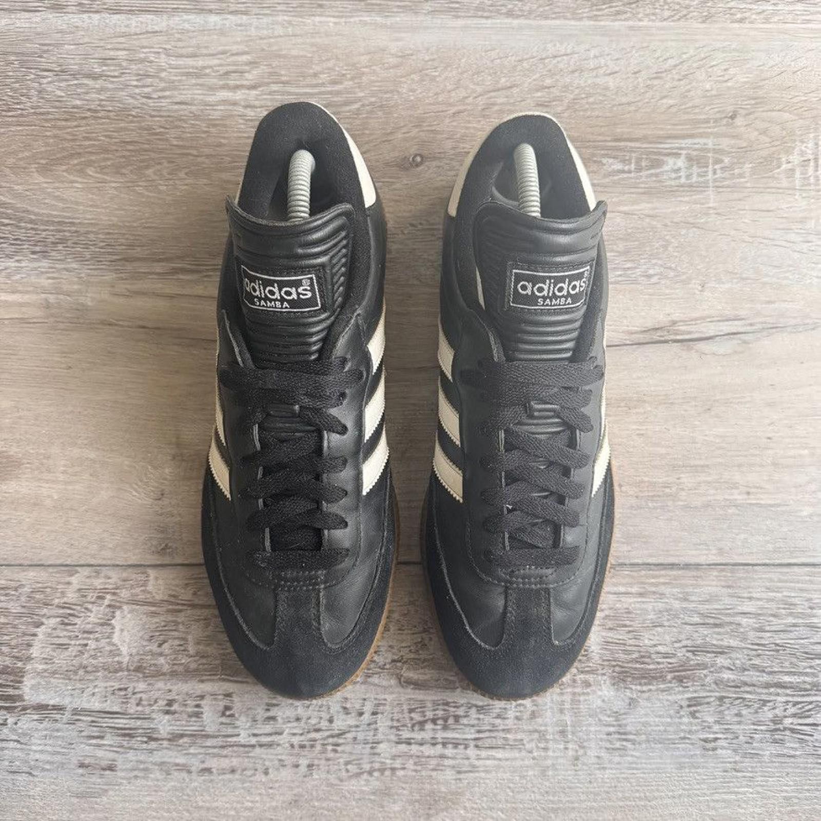 Adidas adidas • Samba Classic "Black White/Dark Gum" (8M) Size US 8 / EU 41 - 4 Thumbnail