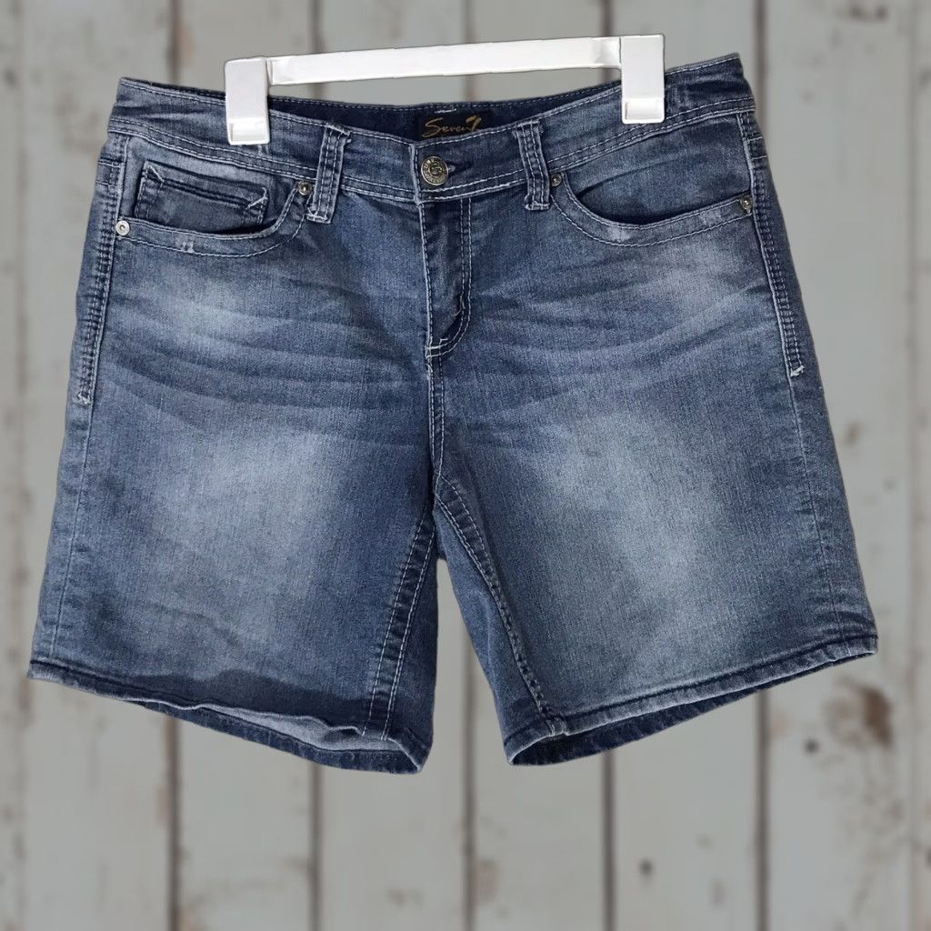 Vintage VINTAGE Seven7 Women's Denim Shorts Bermuda Casual Summer Size 12 Blue Embroidered Stretch Size 34" / US 12 / IT 48 - 1 Thumbnail