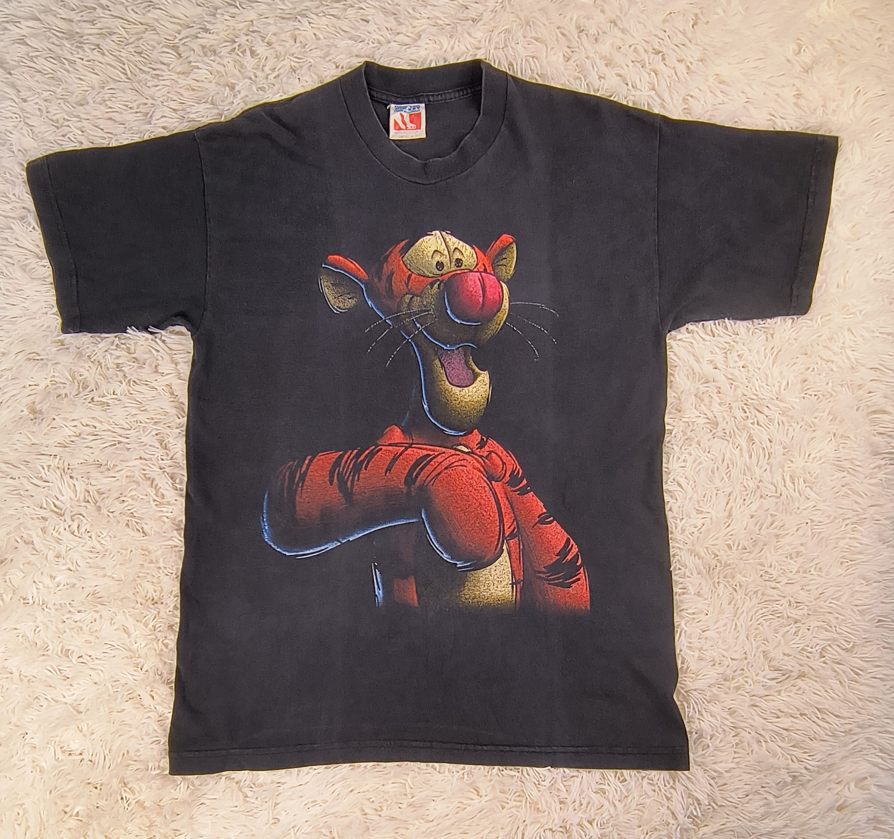 Disney Vintage Tigger shadow blackout tee Size US M / EU 48-50 / 2 - 2 Thumbnail
