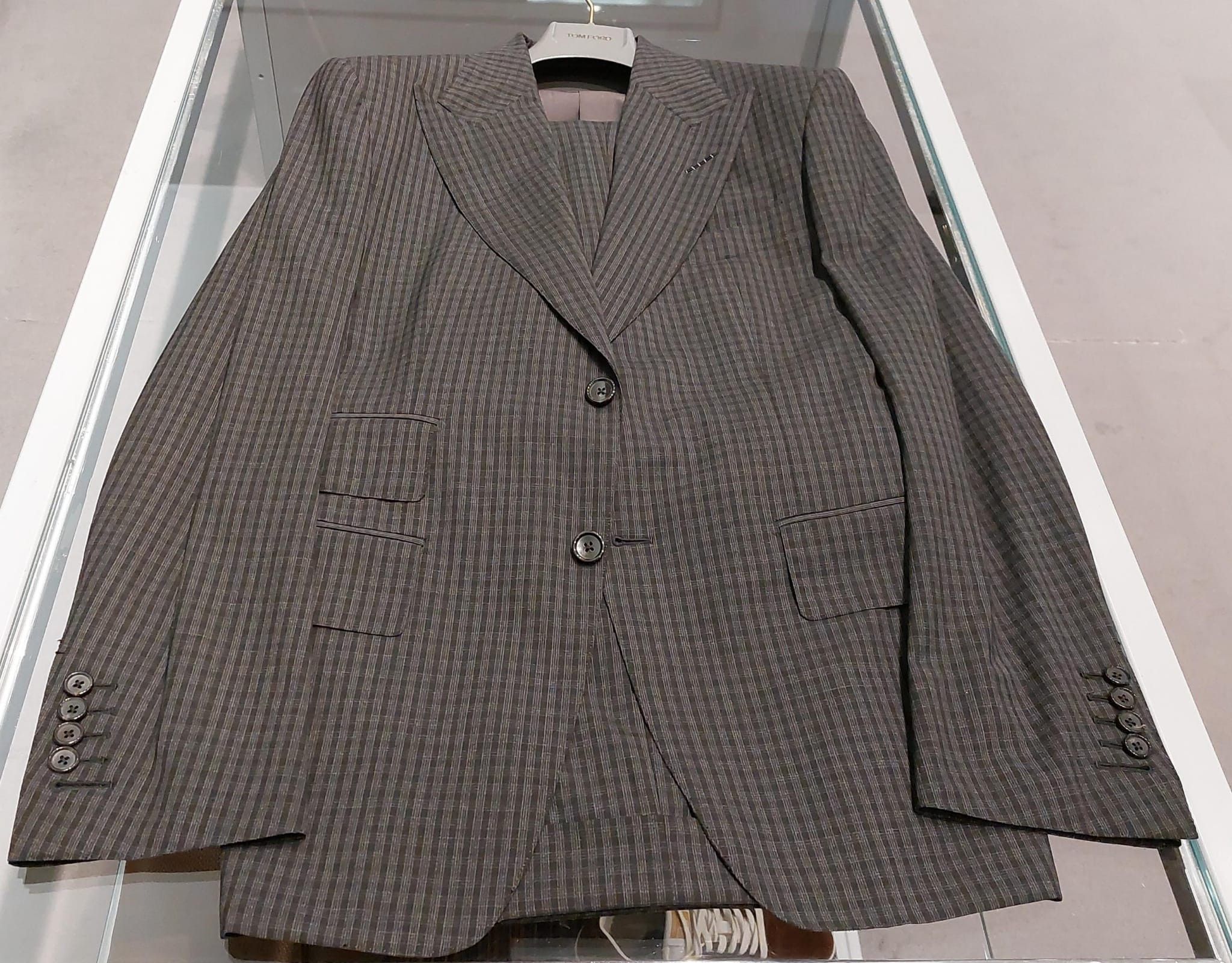 Tom Ford o1loc1c0724 Suit in Grey Size US M / EU 48-50 / 2 - 1 Thumbnail