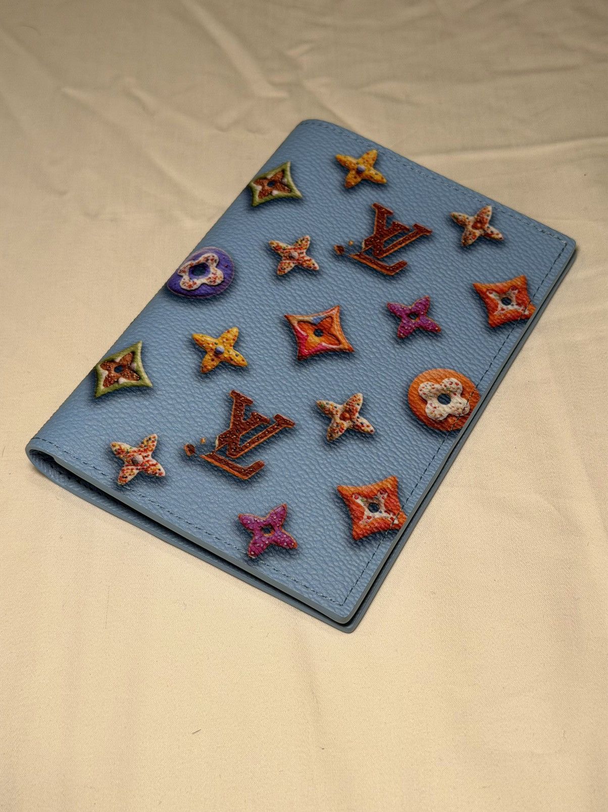 Louis Vuitton Louis Vuitton Monogram Donuts Passport Cover 100% AUTHENTIC Size ONE SIZE - 1 Thumbnail