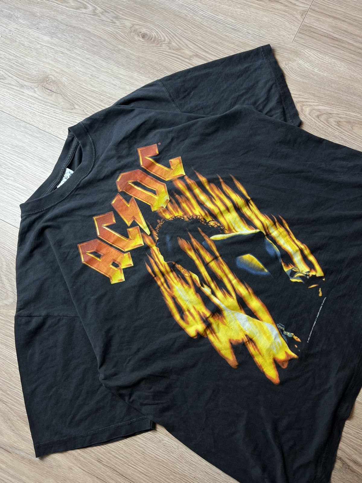 AC/DC Vintage AC/DC Anvil Bonfire 1998 T-shirt Merchandise Size US XL / EU 56 / 4 - 2 Thumbnail