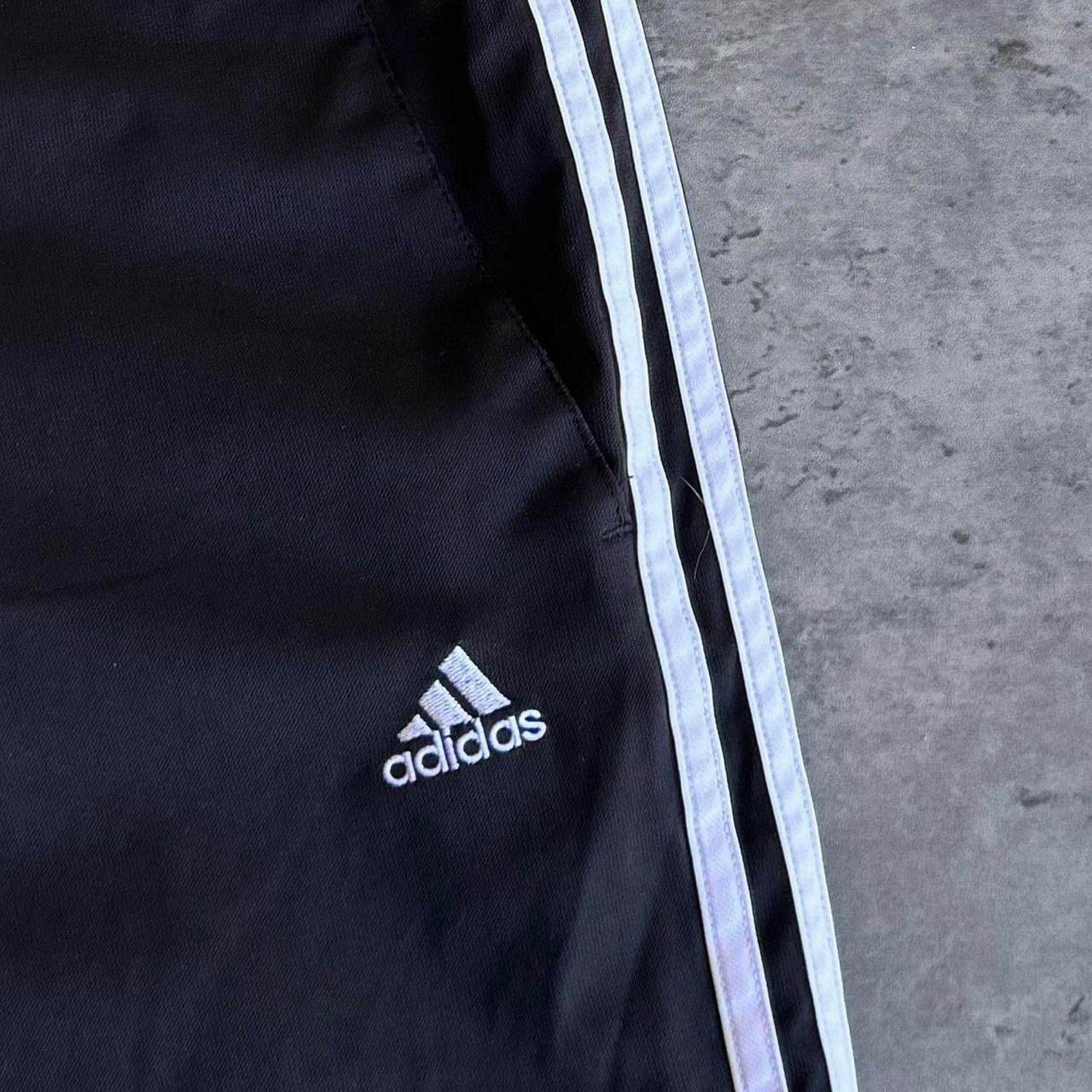 Adidas × Vintage Adidas Black & White Stripes Embroidered Opium Sweatpants Size US 34 / EU 50 - 3 Thumbnail