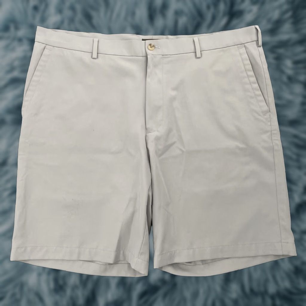 Peter Millar Peter Millar Crown Sport Chino Gray Golf Adult Shorts Size 40 Mens Polyester Pockets Front Zip Button Logo Regular Inseam 9 in Waist 40in Size US 40 / EU 56 - 1 Thumbnail