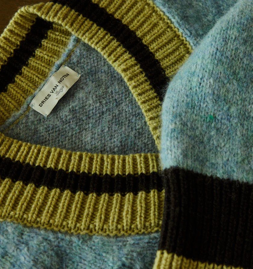 Dries Van Noten o1h1sh11224 V Neck Sweater in Light Blue Size US L / EU 52-54 / 3 - 3 Thumbnail