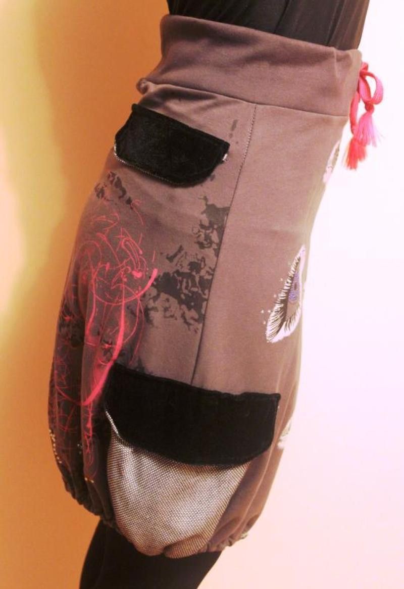 Japanese Brand Avant garde bubble skirt sz M new condition Size 30" / US 8 / IT 44 - 2 Thumbnail