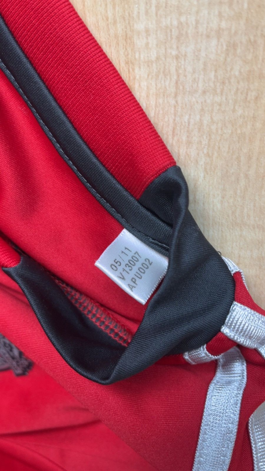 Adidas Liverpool 2011-12 Training Kit Size US M / EU 48-50 / 2 - 3 Thumbnail