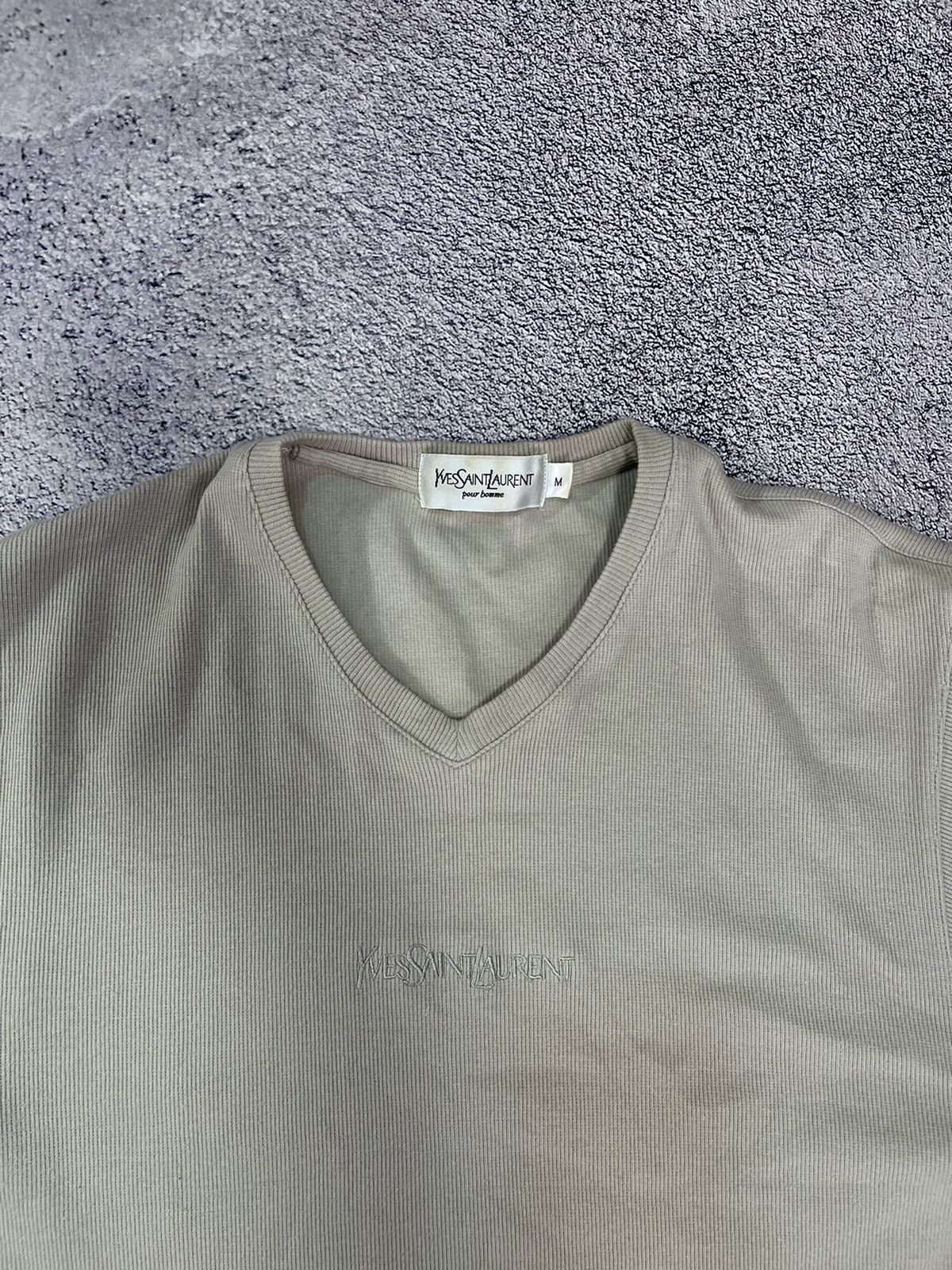 Yves Saint Laurent Yves Saint Laurent YSL Mens T - Shirt Rare Center Logo Size US M / EU 48-50 / 2 - 2 Thumbnail