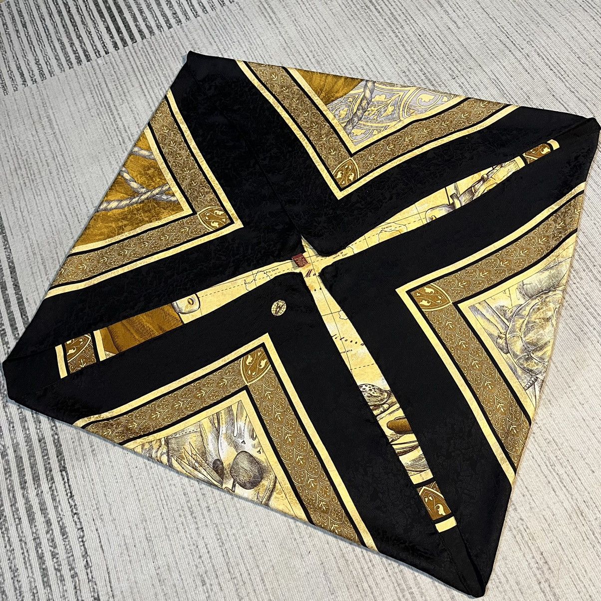 Alviero Martini × Vintage Vintage Rare Alviero Martini Silk scarf Size ONE SIZE - 9 Thumbnail