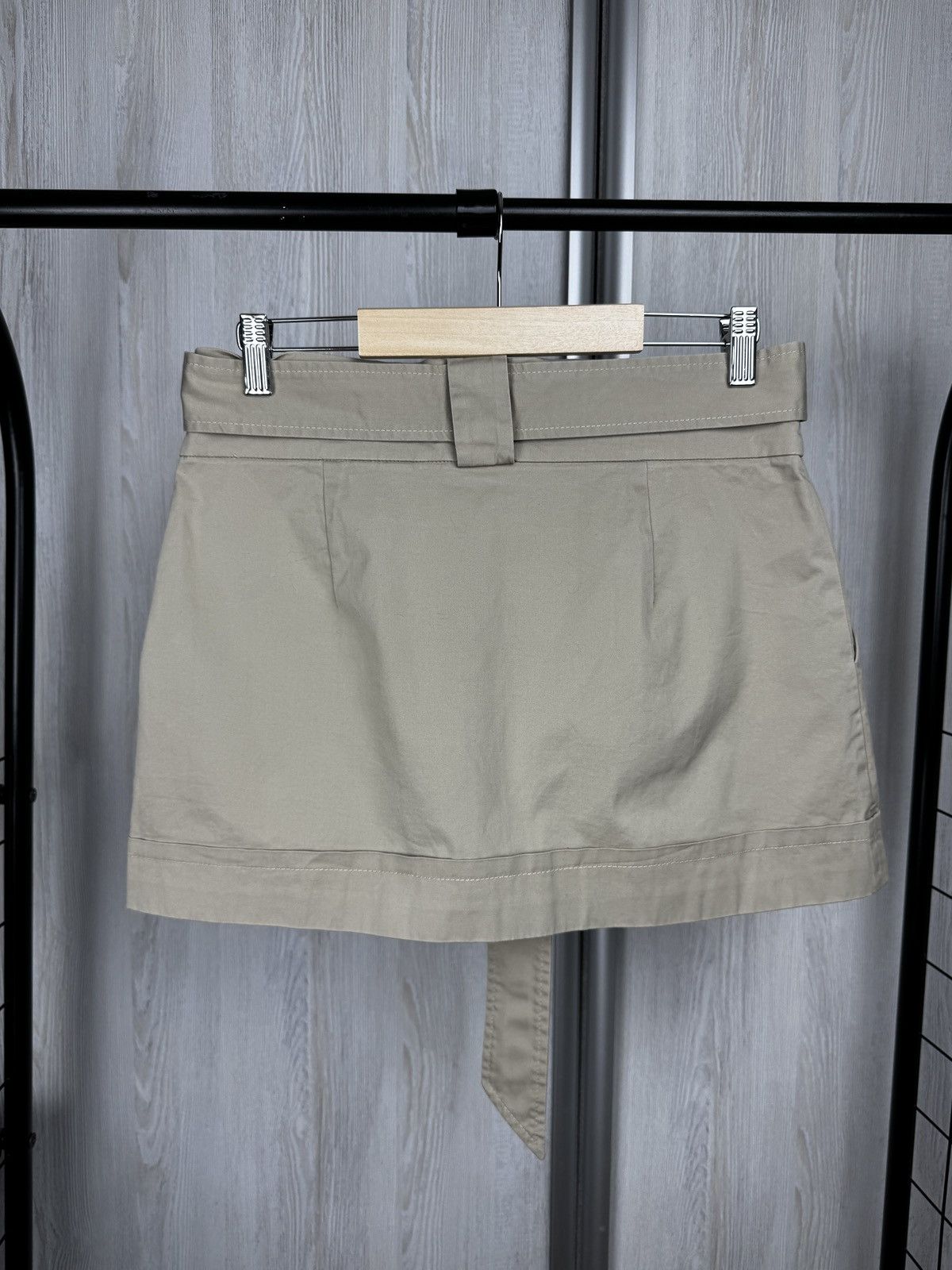 Love Moschino Love Moschino beige belted bondage style mini skirt Size 28" / US 6 / IT 42 - 5 Thumbnail