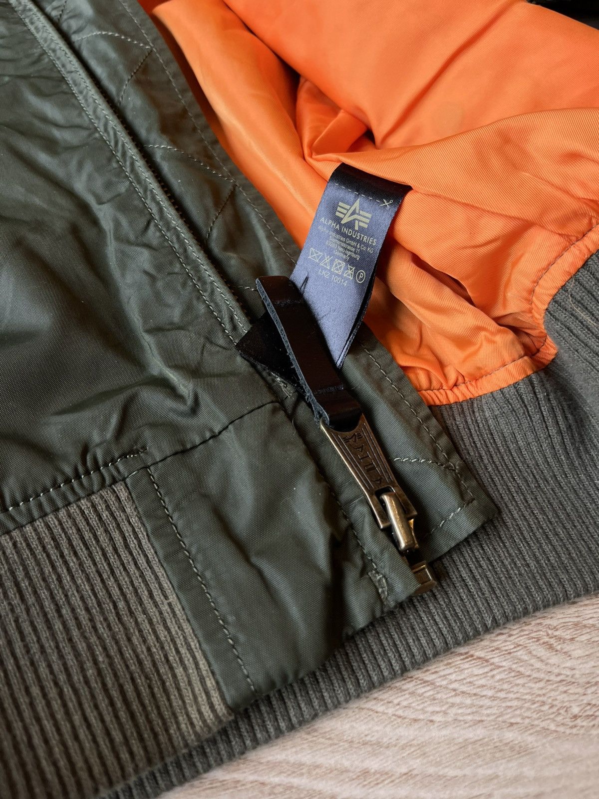 Alpha Industries Alpha Industries MA-1 Olive Pilots Bomber Jacket M Size Size US M / EU 48-50 / 2 - 10 Thumbnail