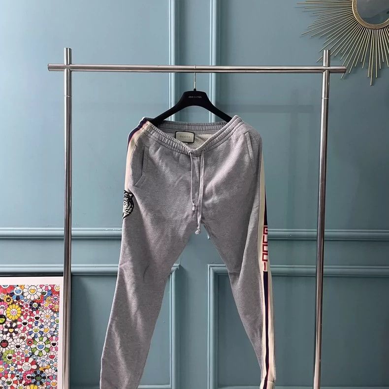 Gucci Gucci Tiger Logo Sweatpants Long Pants Size US 28 / EU 44 - 1 Thumbnail