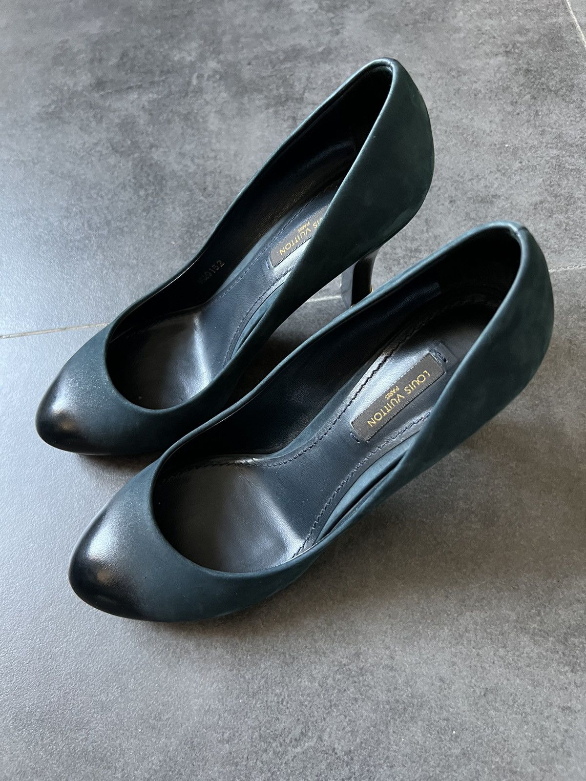 Louis Vuitton Rare Louis Vuitton gradient suede leather logo heels Size US 7.5 / IT 37.5 - 10 Thumbnail