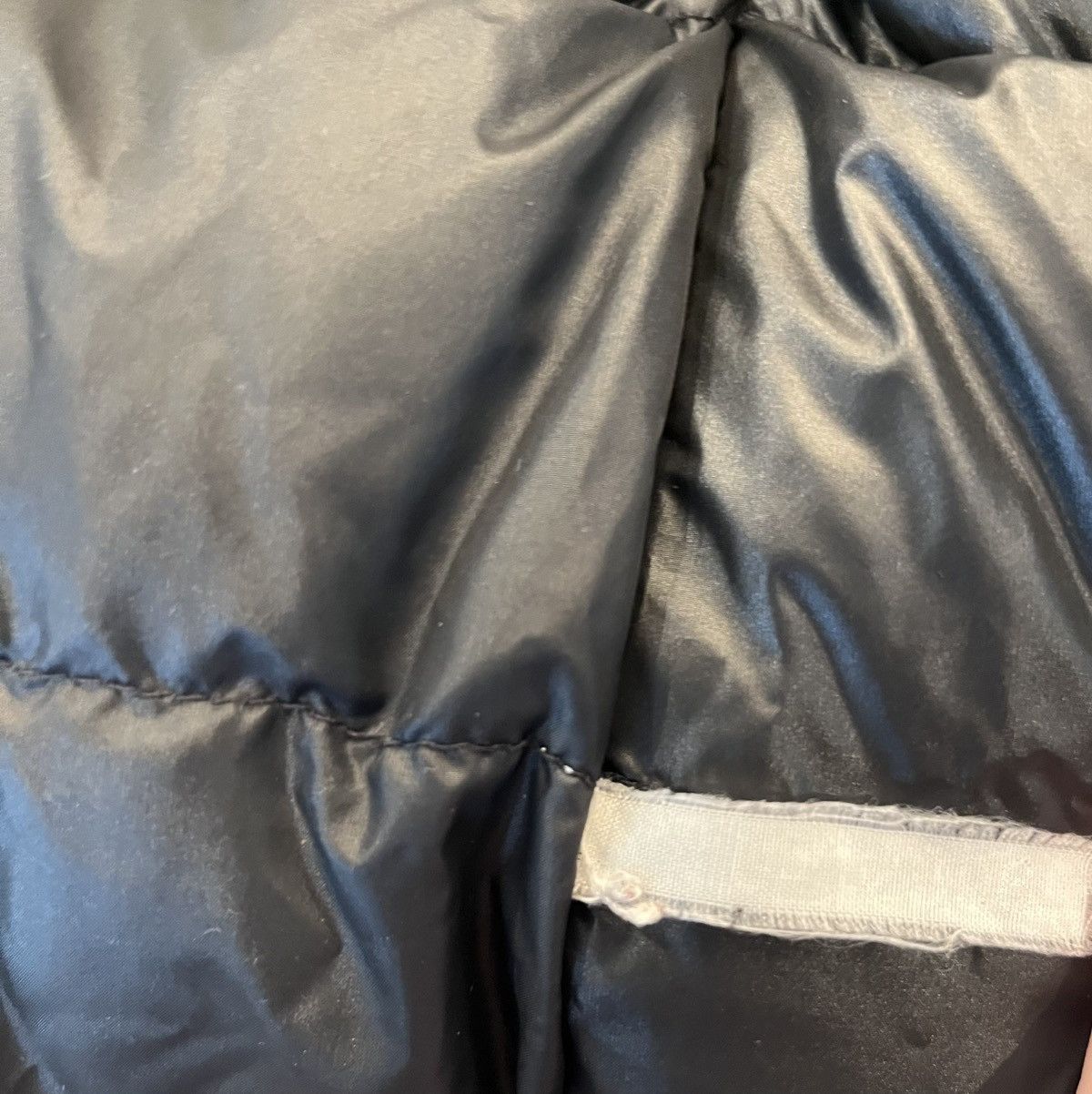 The North Face North Face down-filled hooded parka (black - #VAK675) Size L / US 10 / IT 46 - 14 Thumbnail