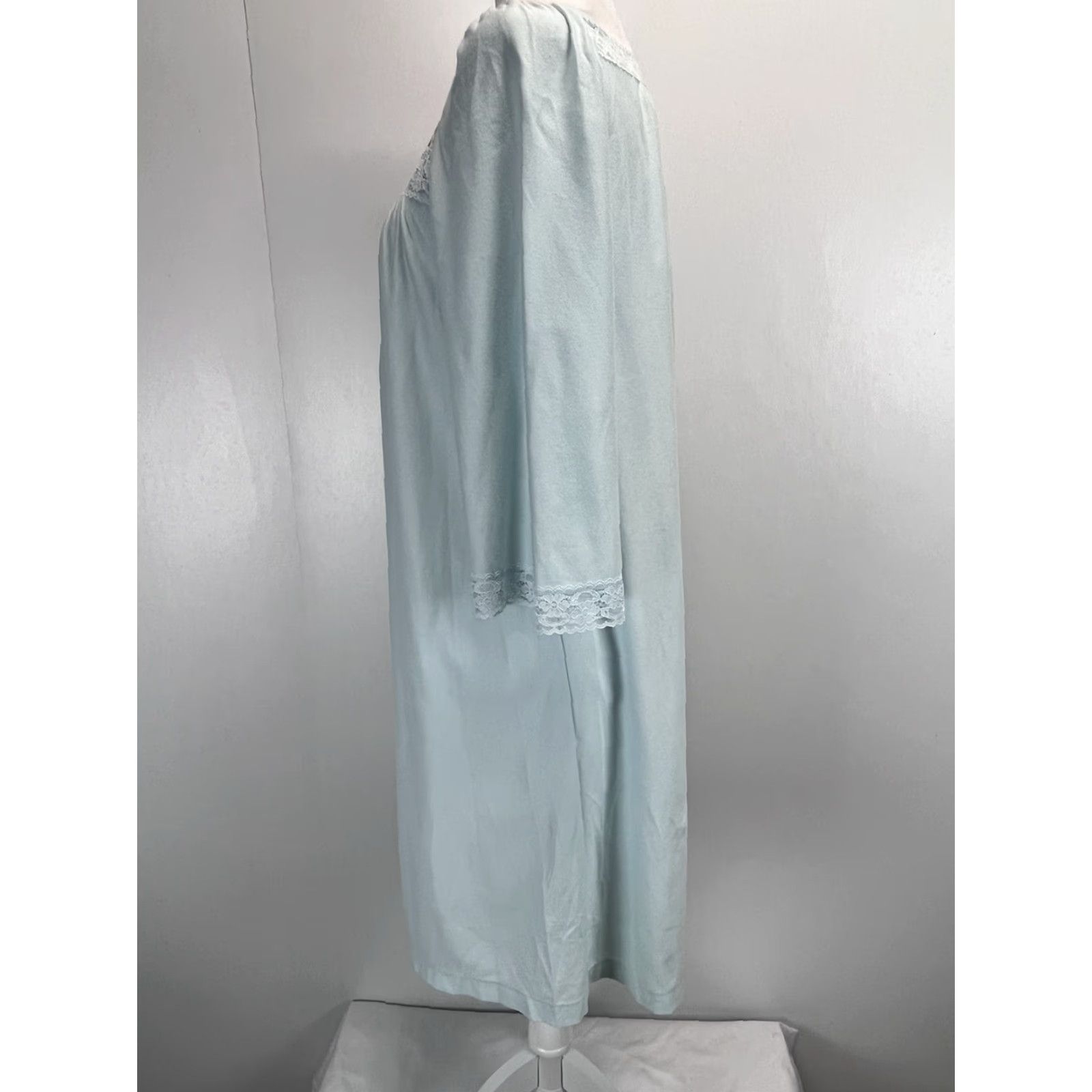 Vintage VINTAGE Vanity Fair Nightgown S Blue Nylon Lace Trim 1970s Made USA Womens, Small, 100% Nylon Underlay Size ONE SIZE - 2 Thumbnail