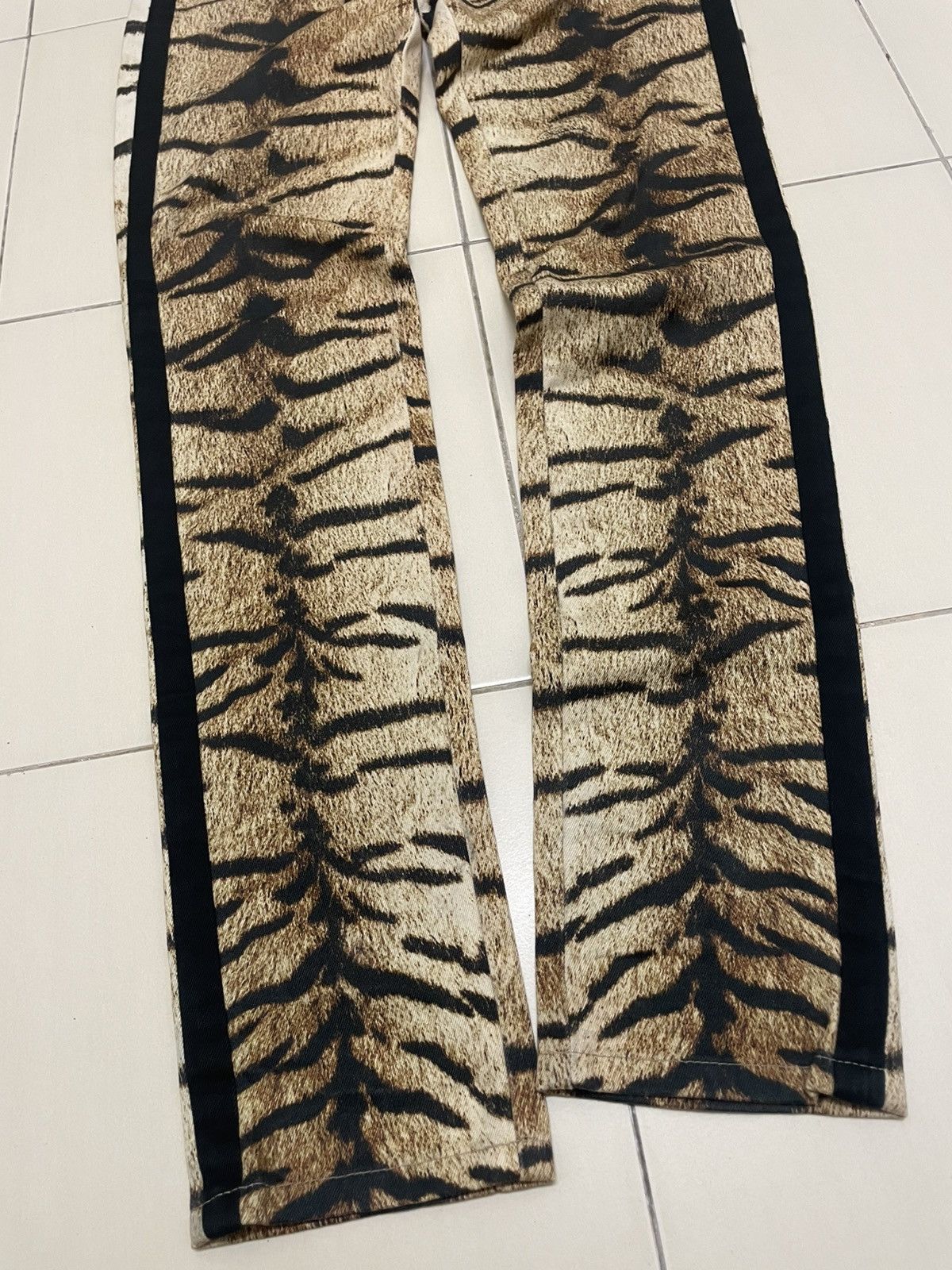 Roberto Cavalli Roberto Cavalli Animal / Tiger Print Pants Size 30" / US 8 / IT 44 - 2 Thumbnail
