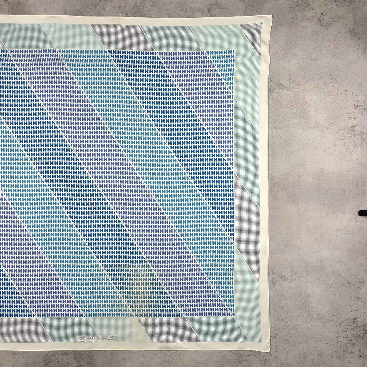 Hermes Hermes Paris Silk Blue White H Logo Geometric Scarf Carre Size ONE SIZE - 8 Thumbnail