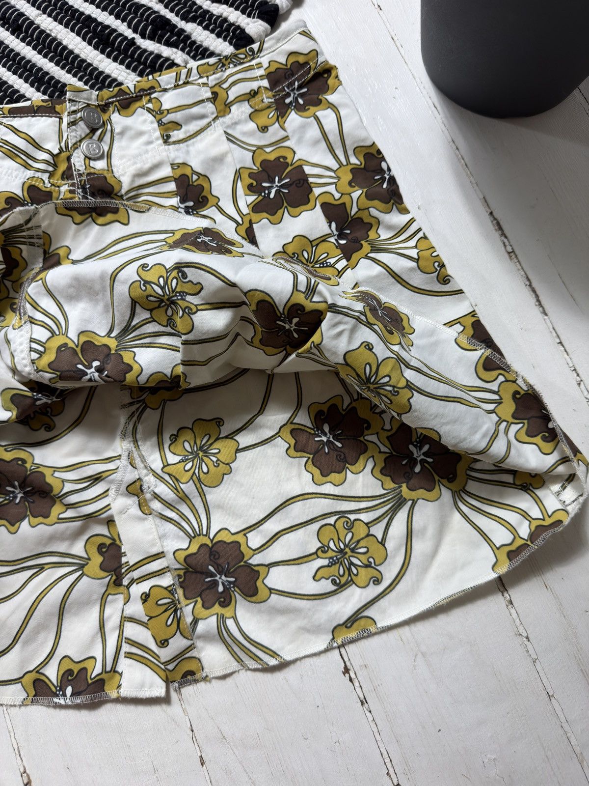 Bogner VINTAGE BOGNER PLEATED FLOWERS PRINTED MINI SKIRT Size 28" / US 6 / IT 42 - 7 Thumbnail