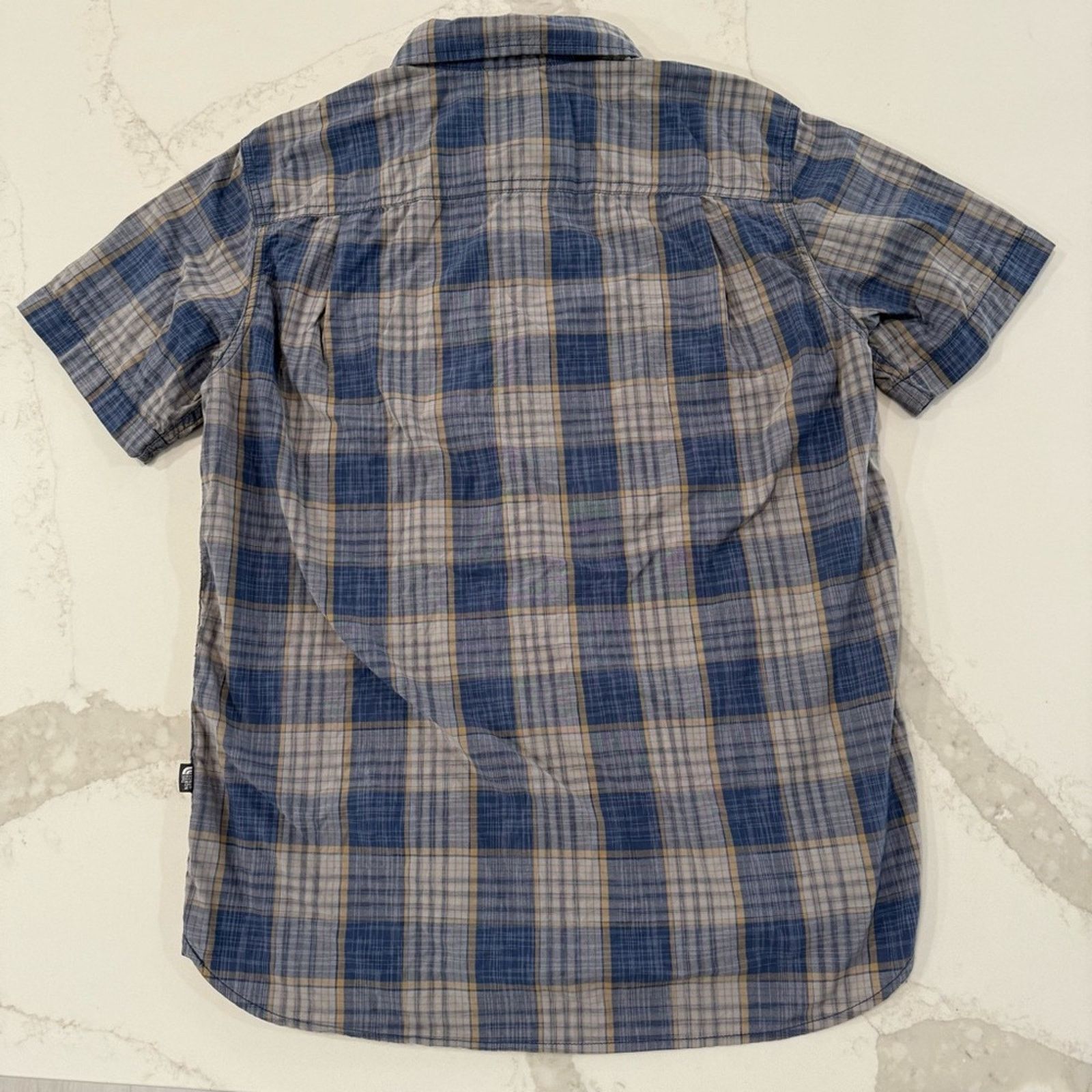 The North Face The North Face Short Sleeve Button Up Nylon Shirt Mens Small Size US S / EU 44-46 / 1 - 7 Thumbnail