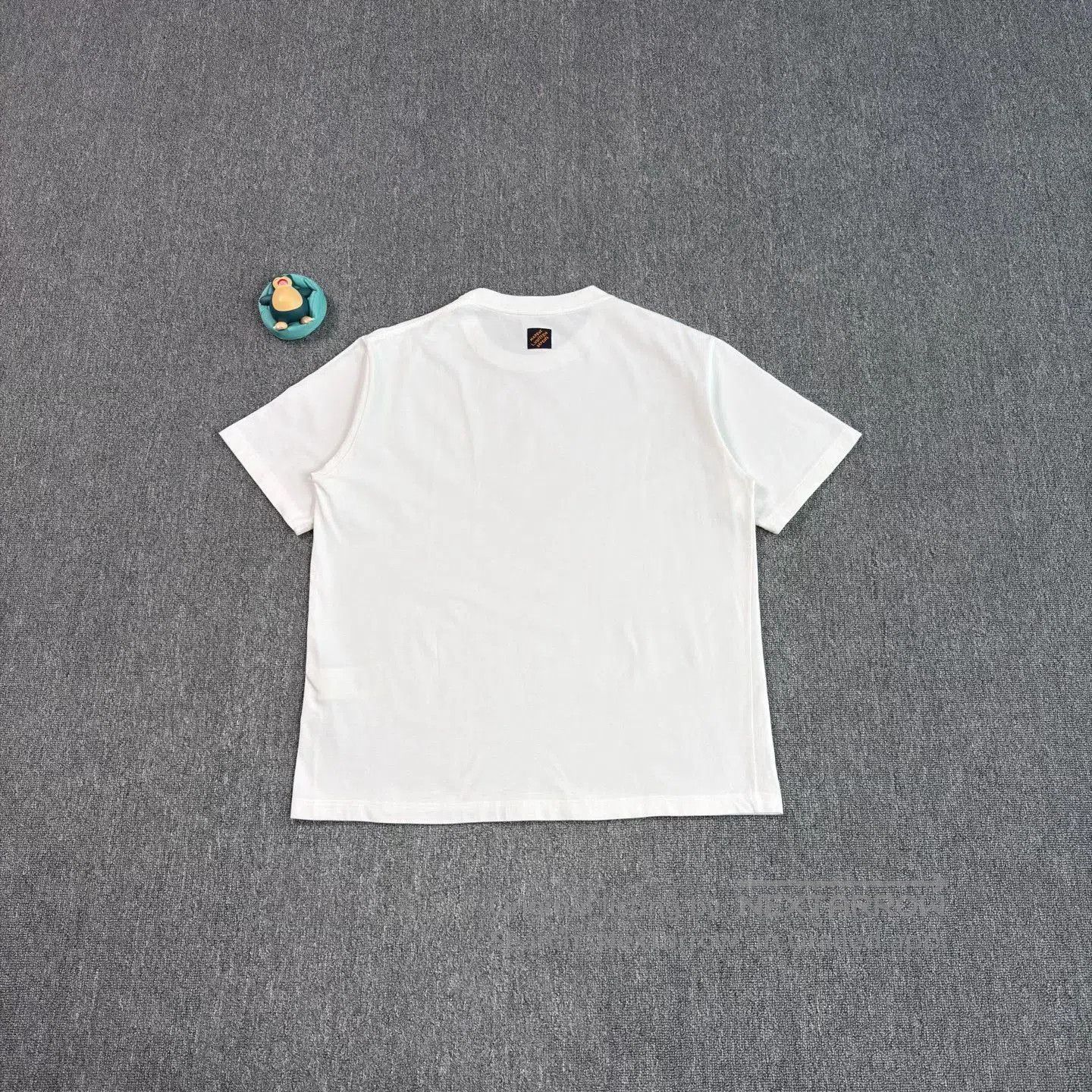 Louis Vuitton LV 25 Three Flower Beaded T-shirt. Size US XXL / EU 58 / 5 - 2 Thumbnail