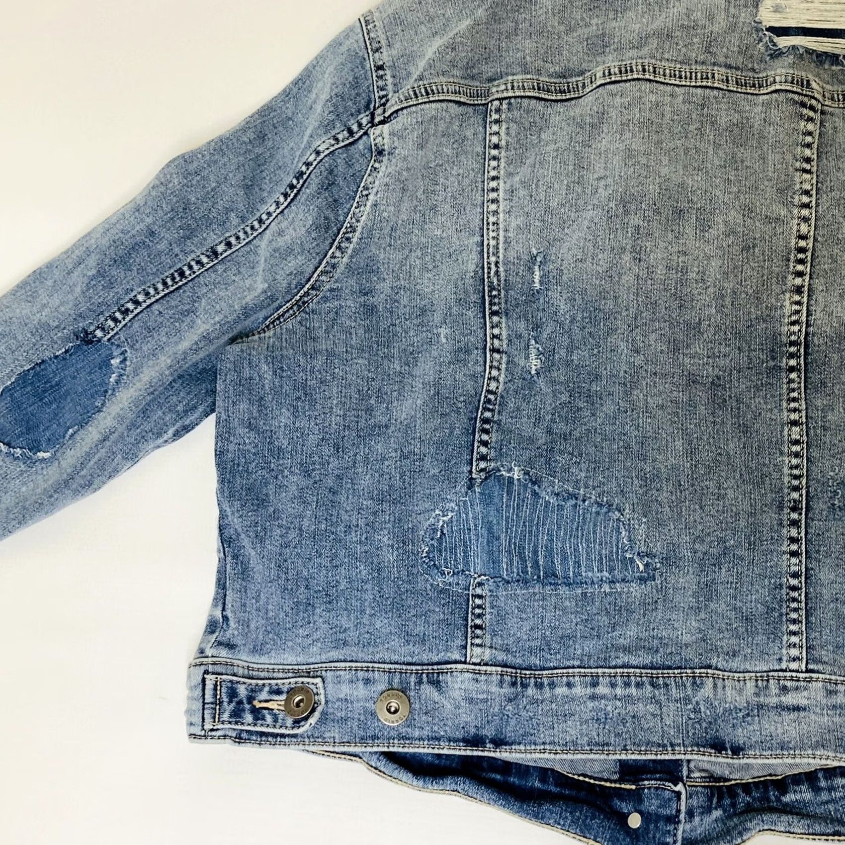Torrid VINTAGE Torrid Denim Jean Distressed Jacket 00 Plus Size Light Wash Button Jacket Womens 0X Blue Spring Fall Winter Mens Womens Girls Boys Size 40" / US 18 - 4 Thumbnail